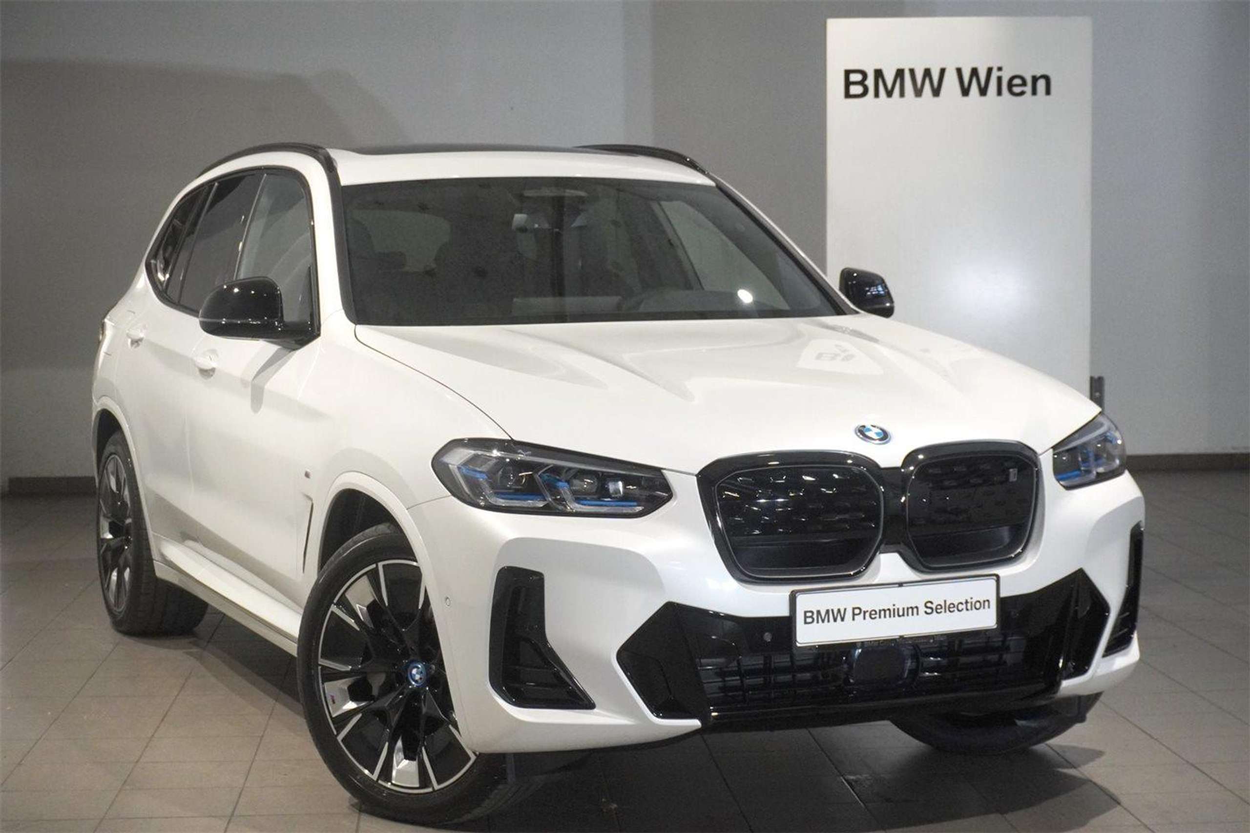 BMW - iX3