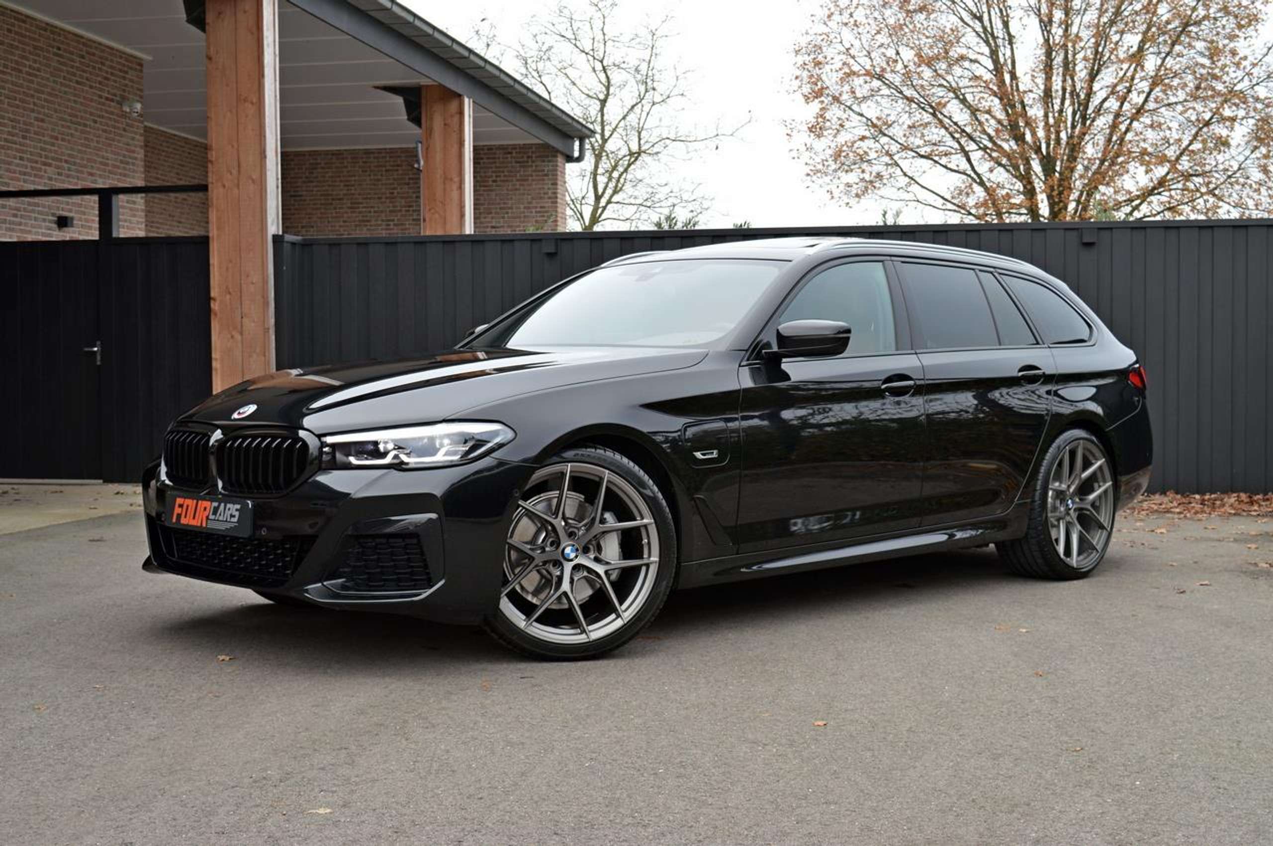 BMW - 530