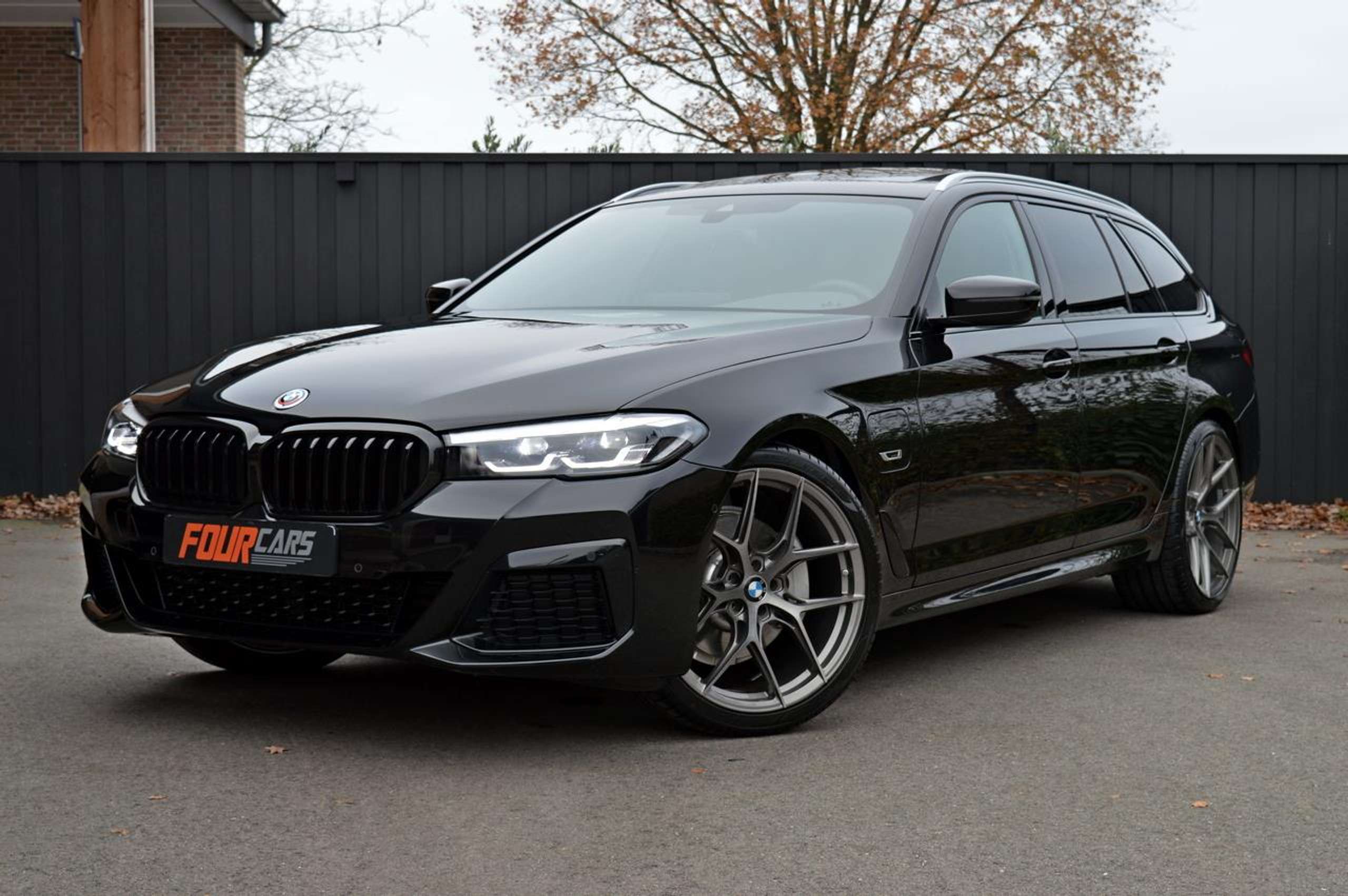 BMW - 530