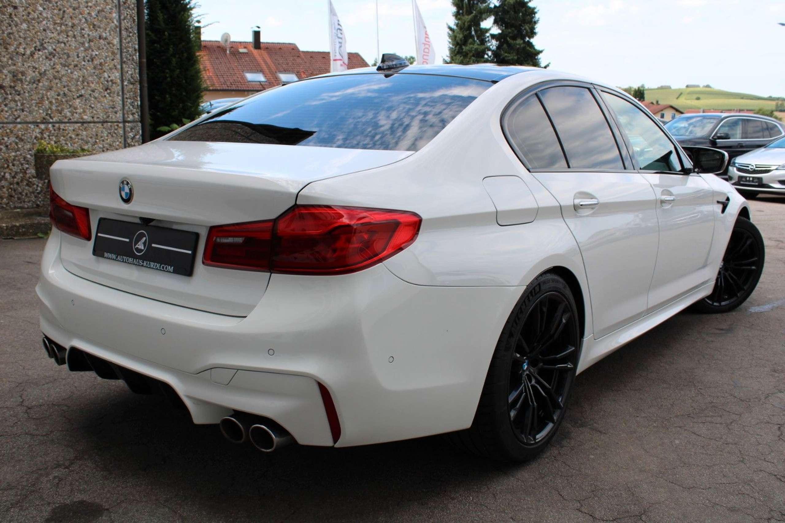 BMW - M5