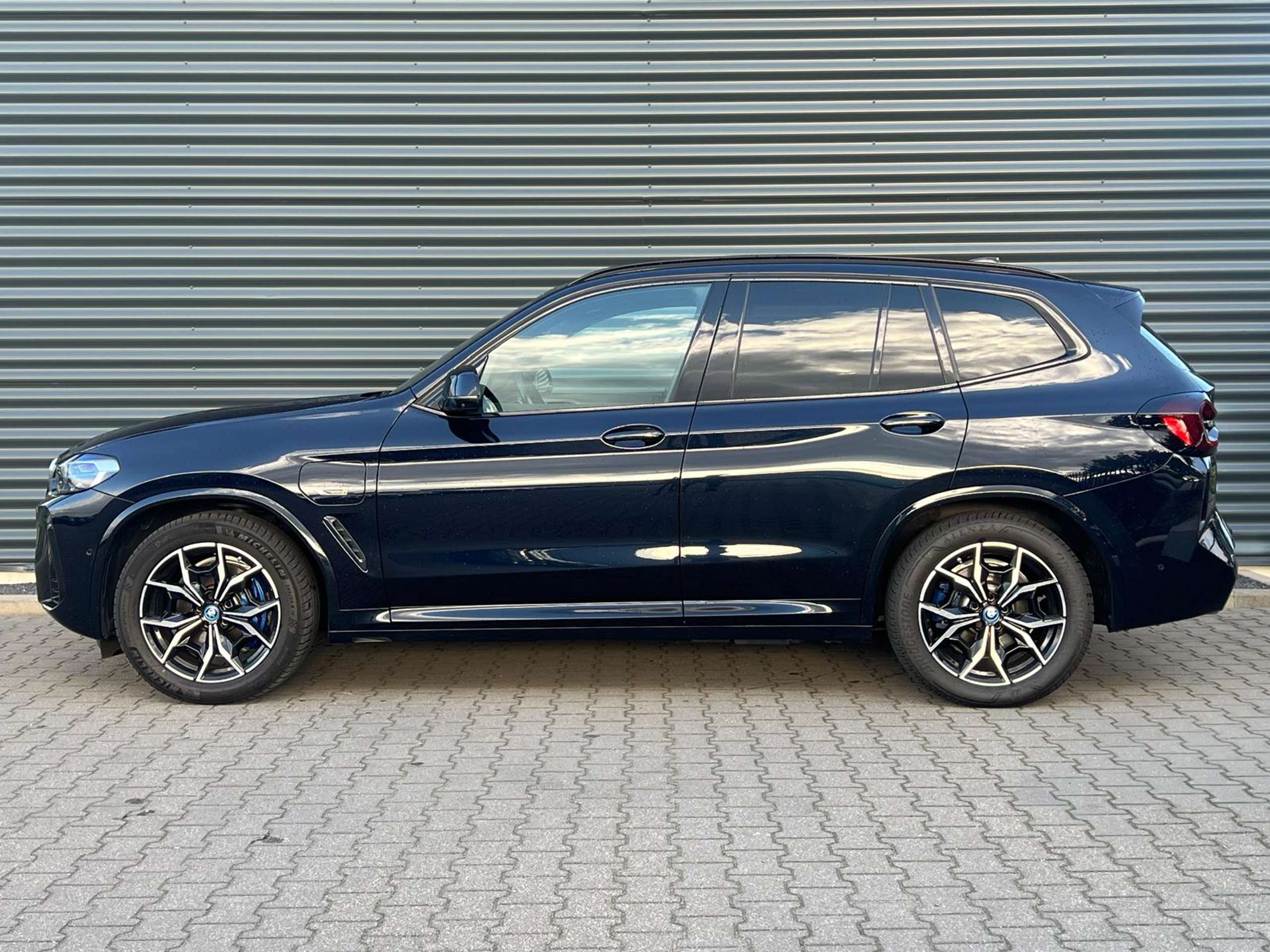 BMW - X3