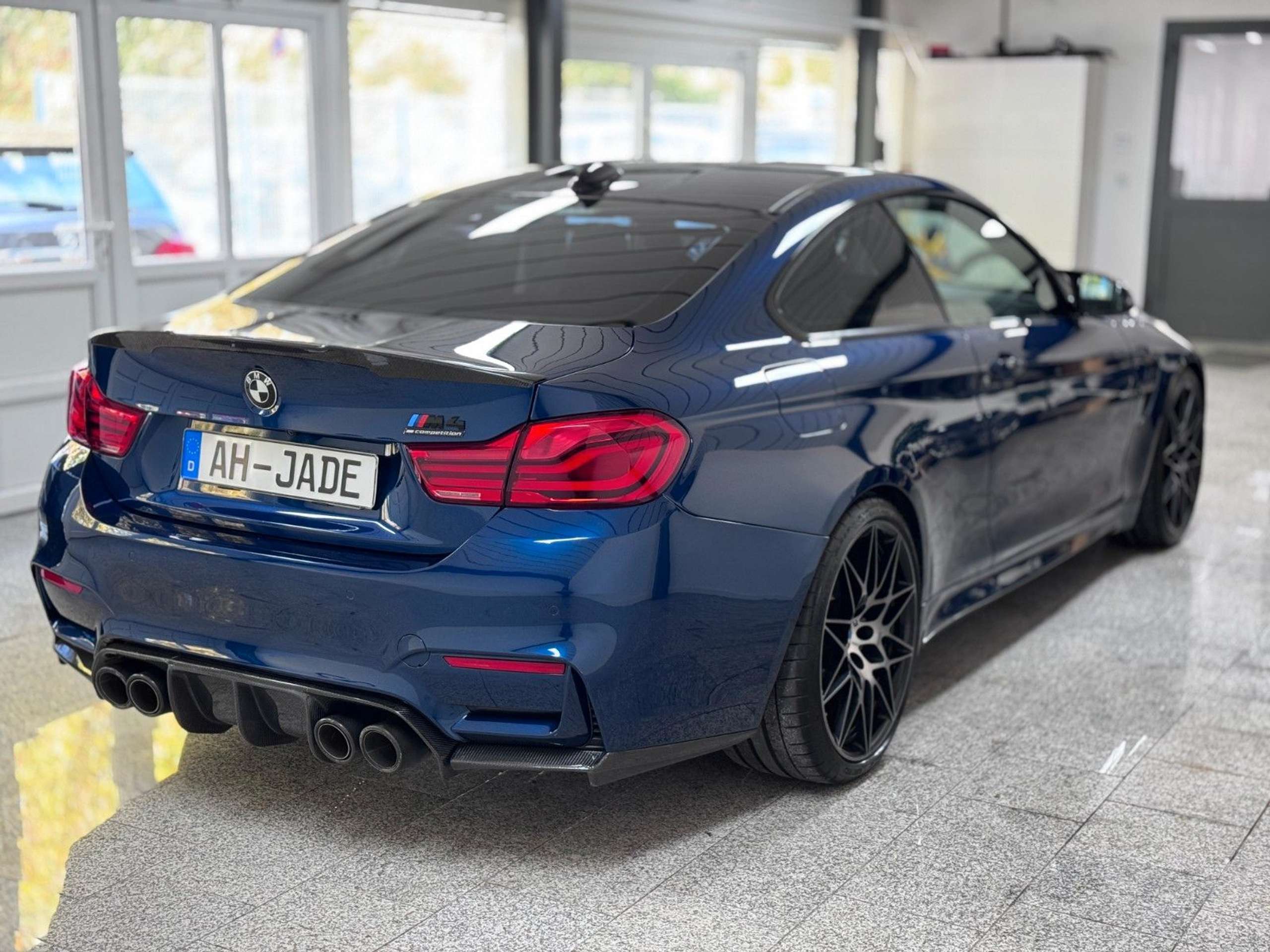 BMW - M4