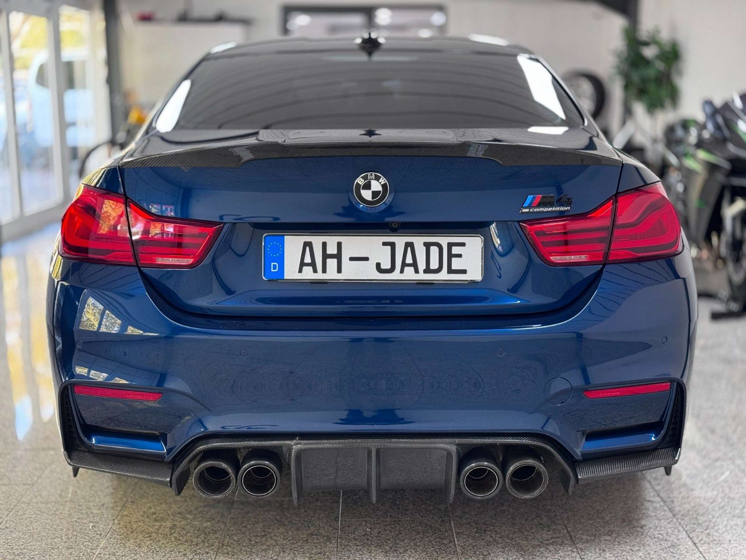 BMW - M4