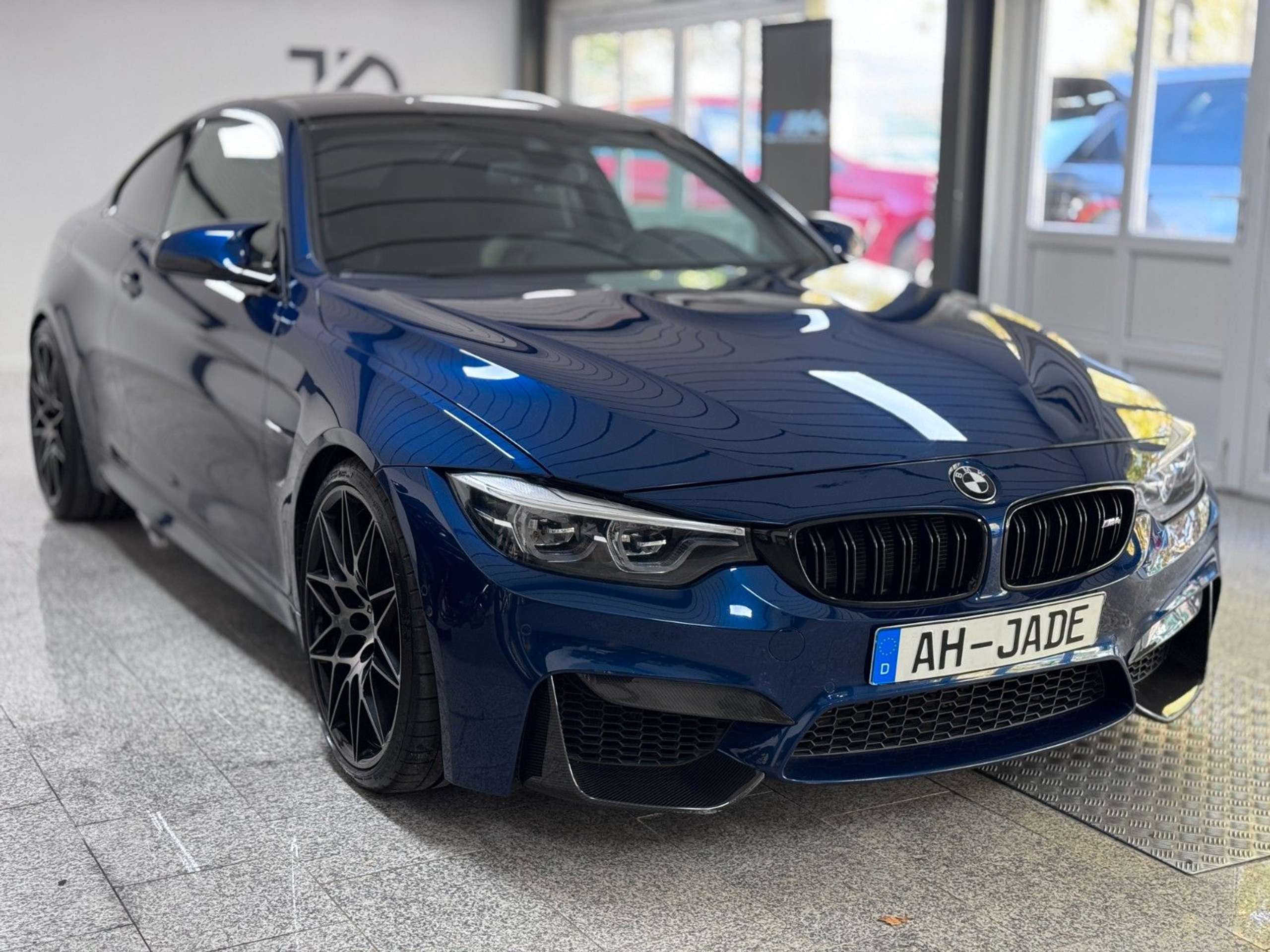 BMW - M4