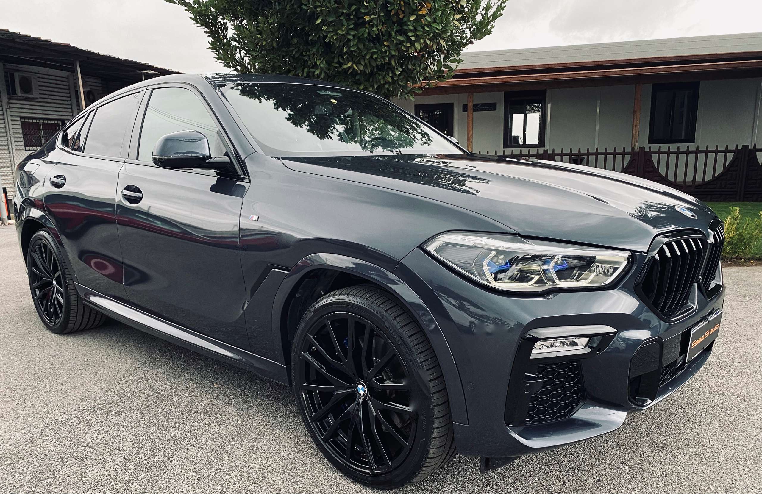 BMW - X6