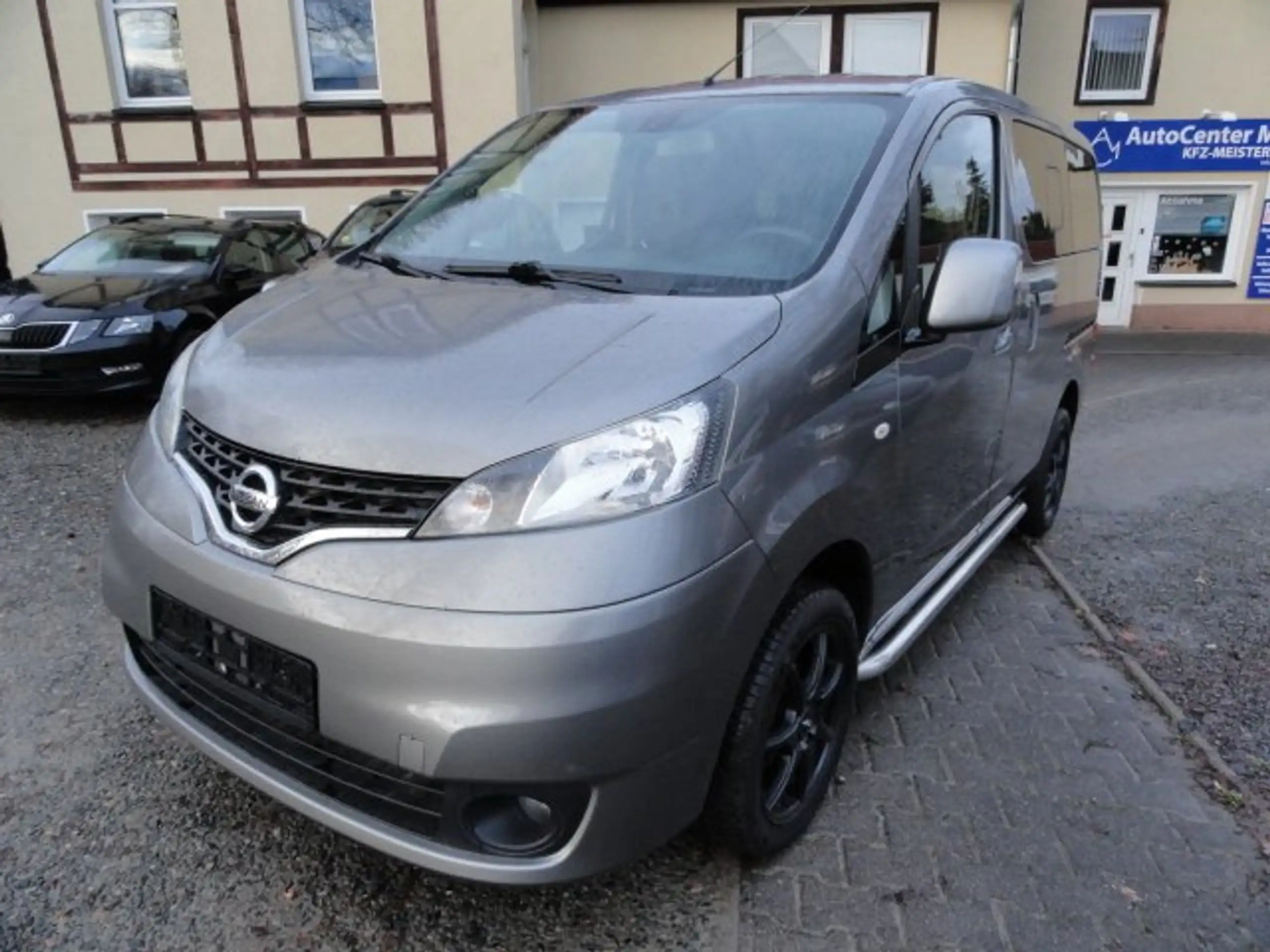 Nissan - NV200