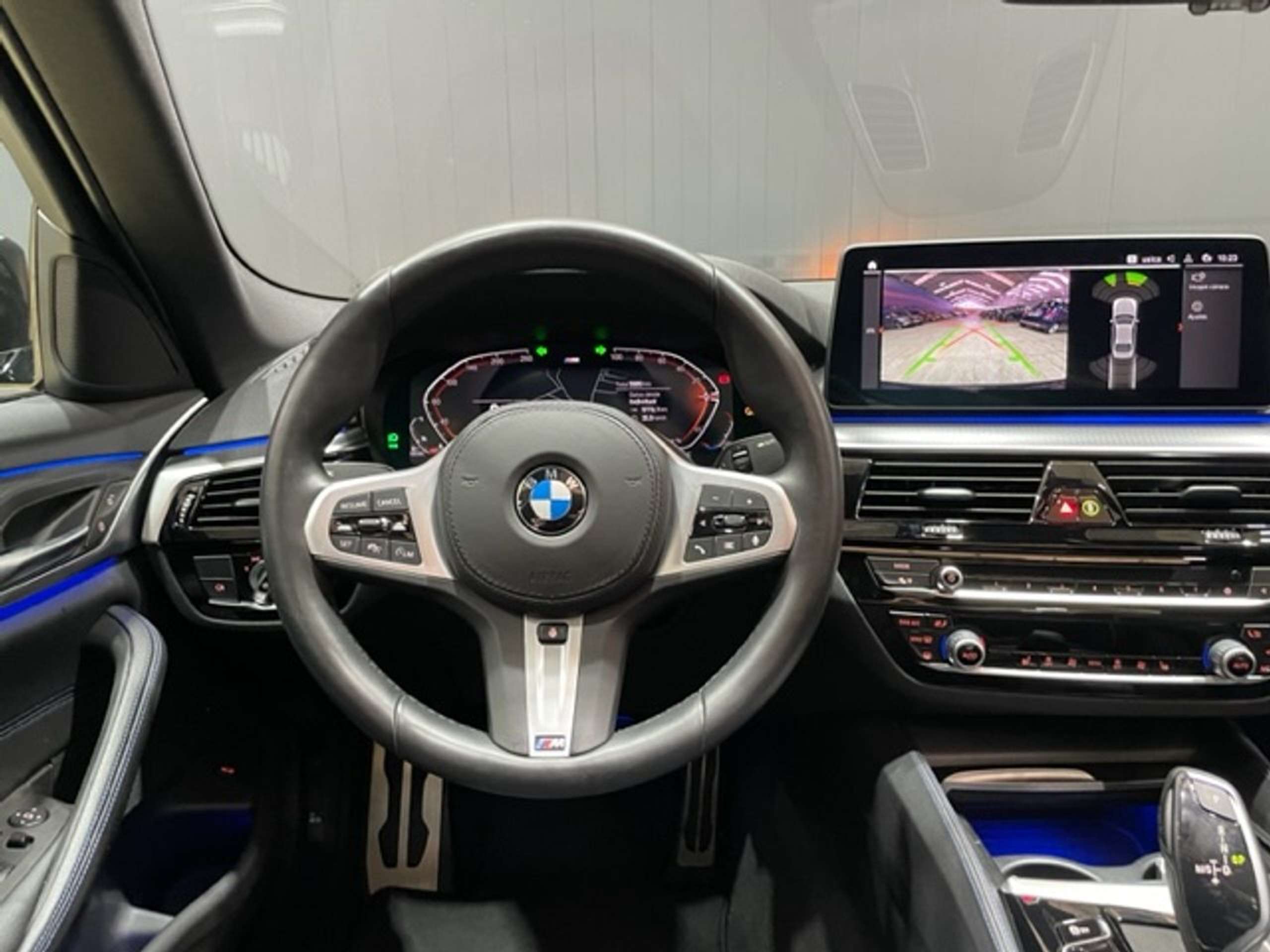 BMW - 530