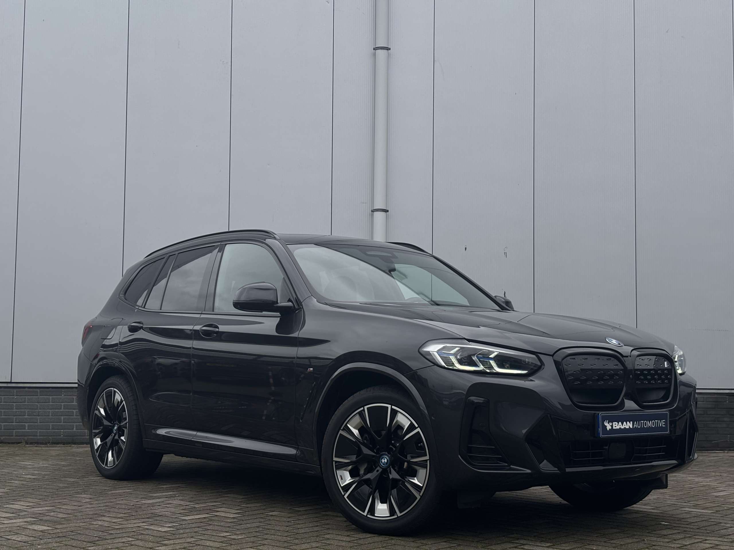 BMW - iX3