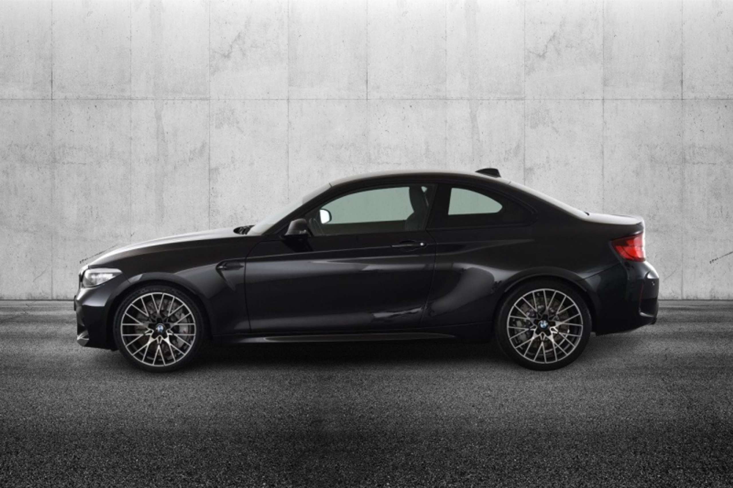 BMW - M2