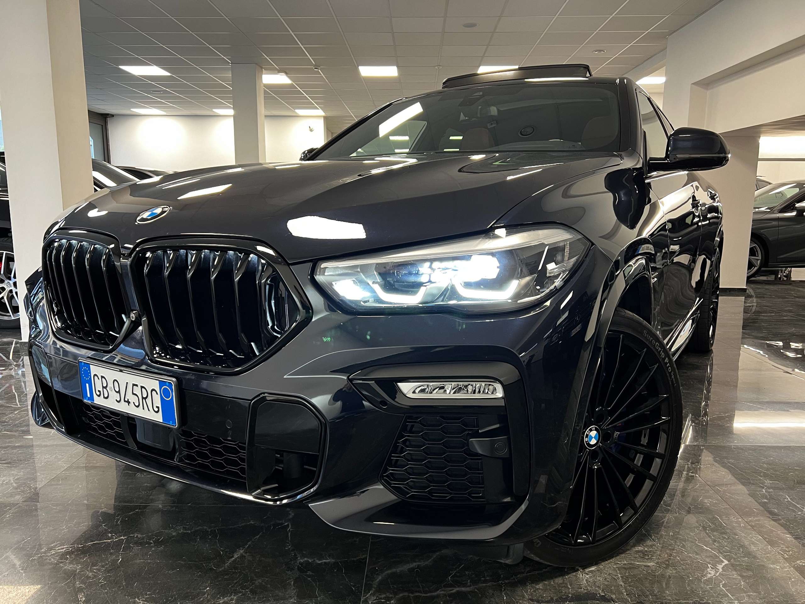 BMW - X6