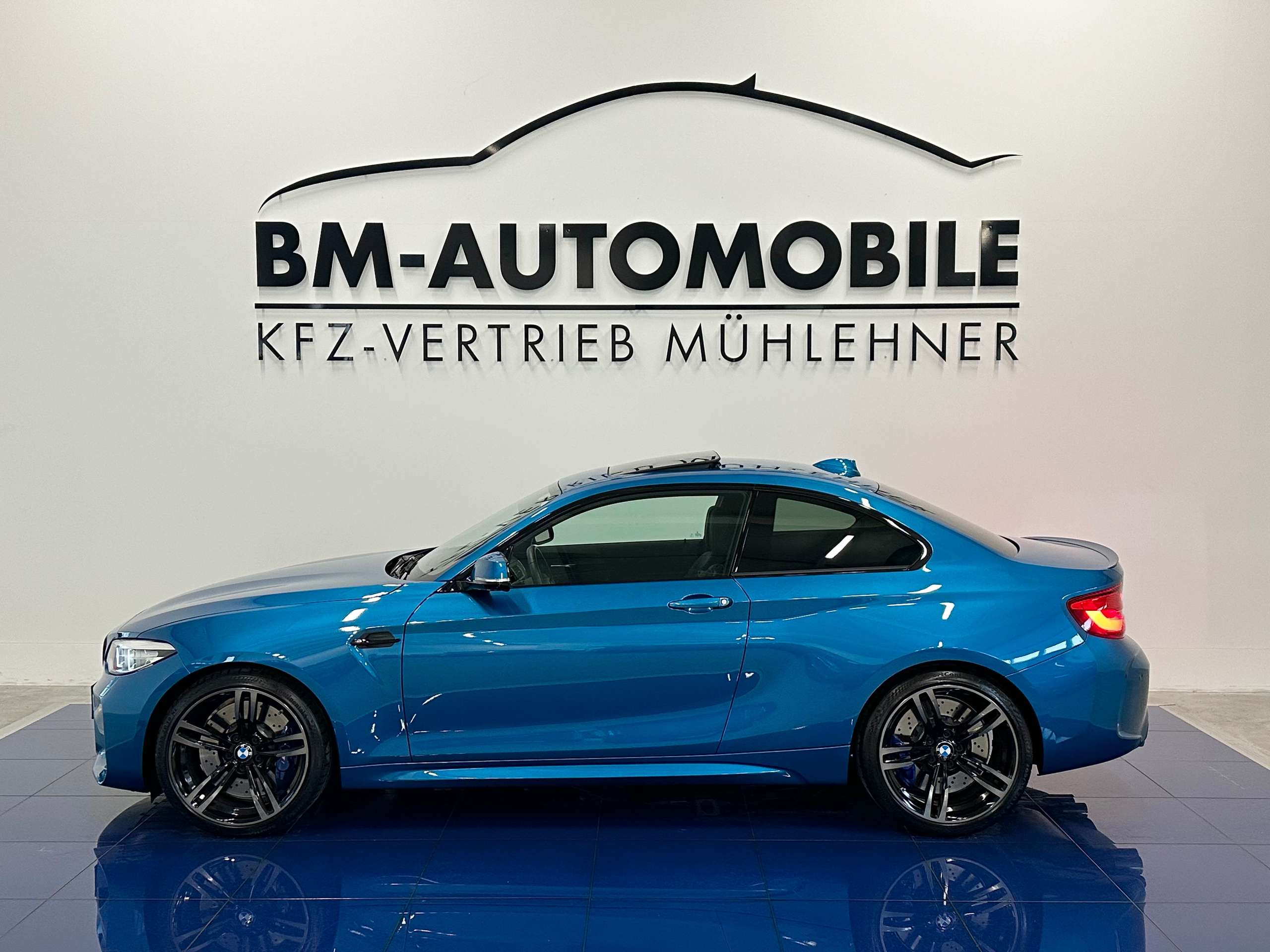 BMW - M2