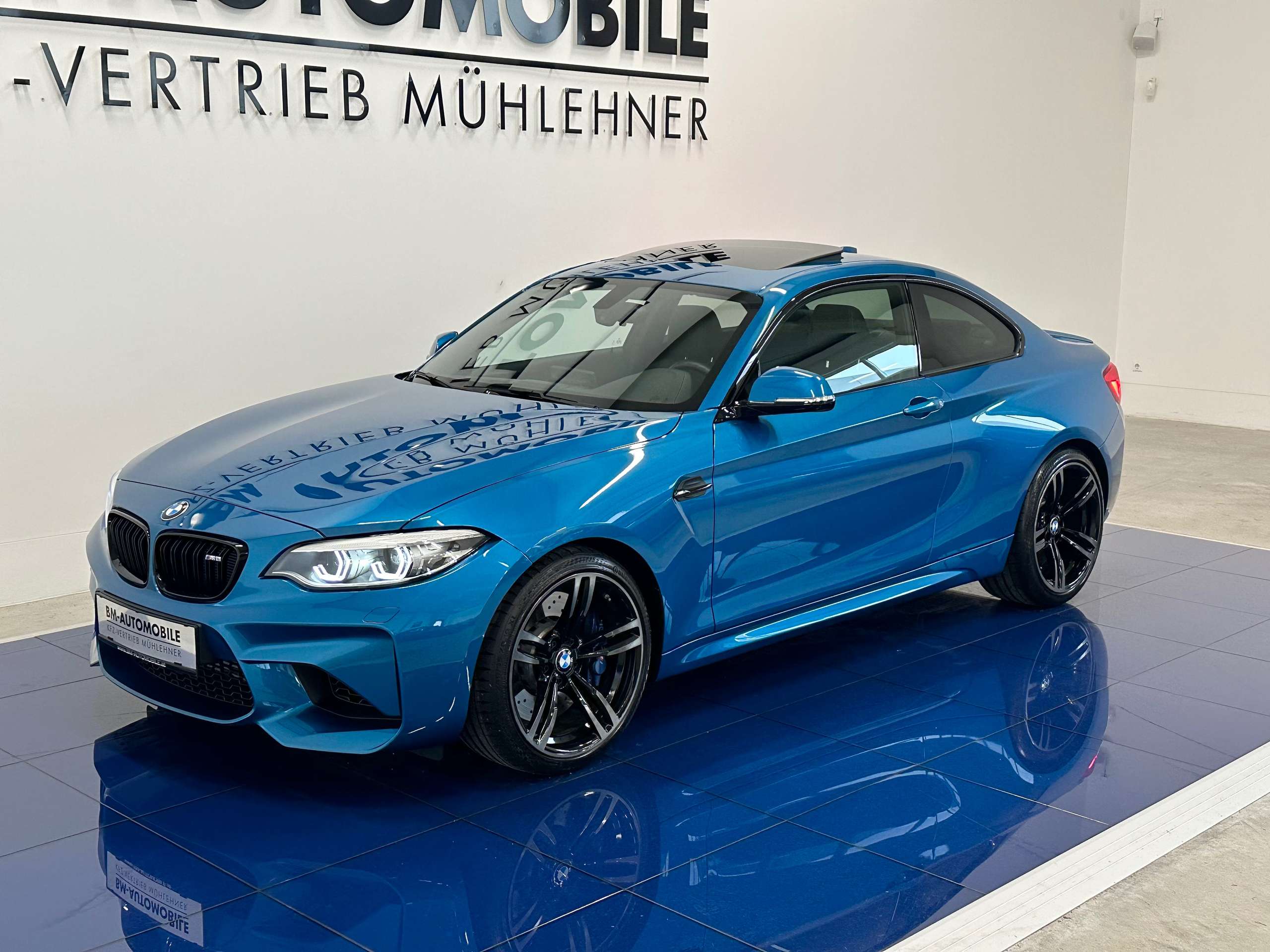 BMW - M2