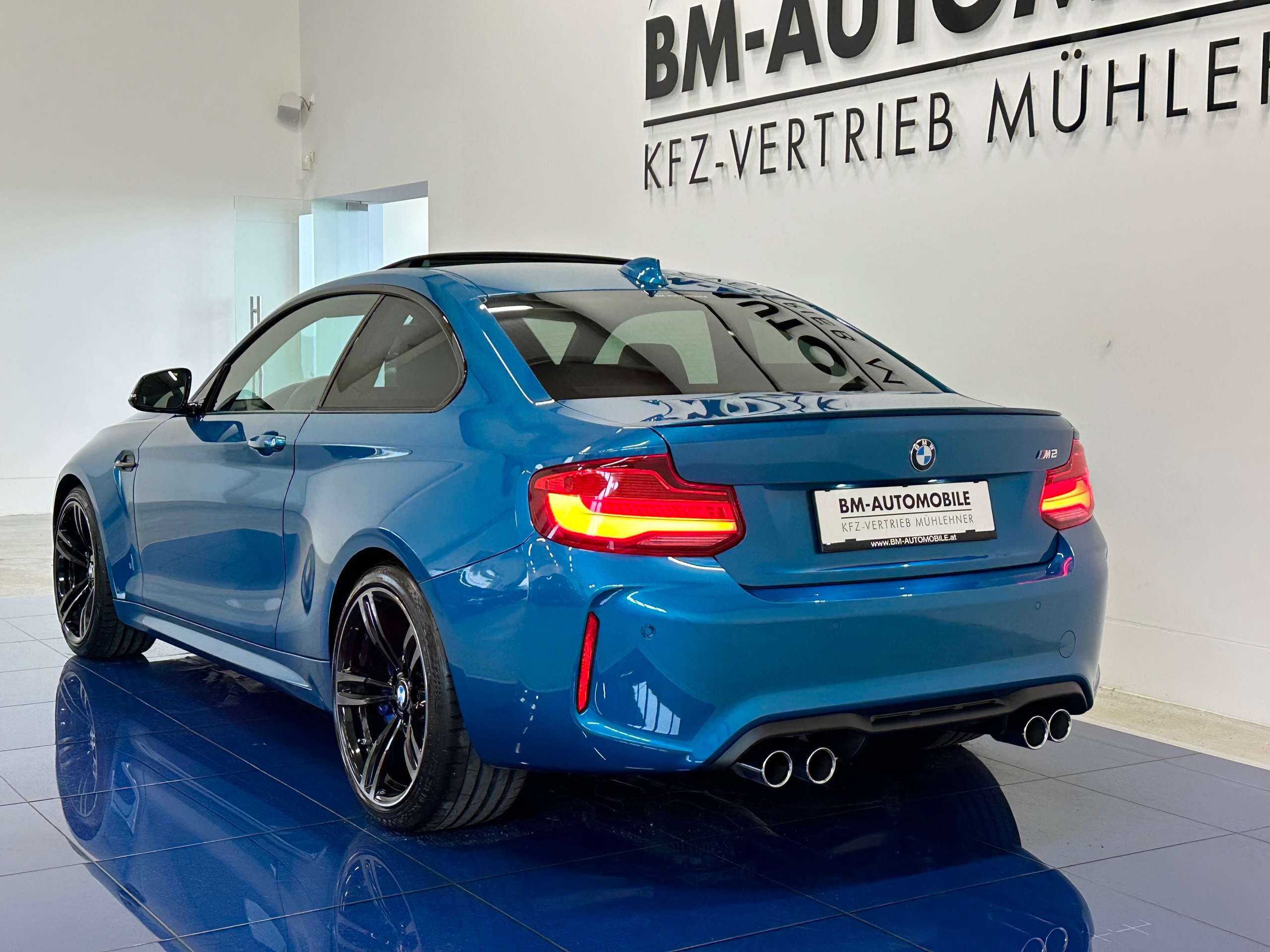 BMW - M2