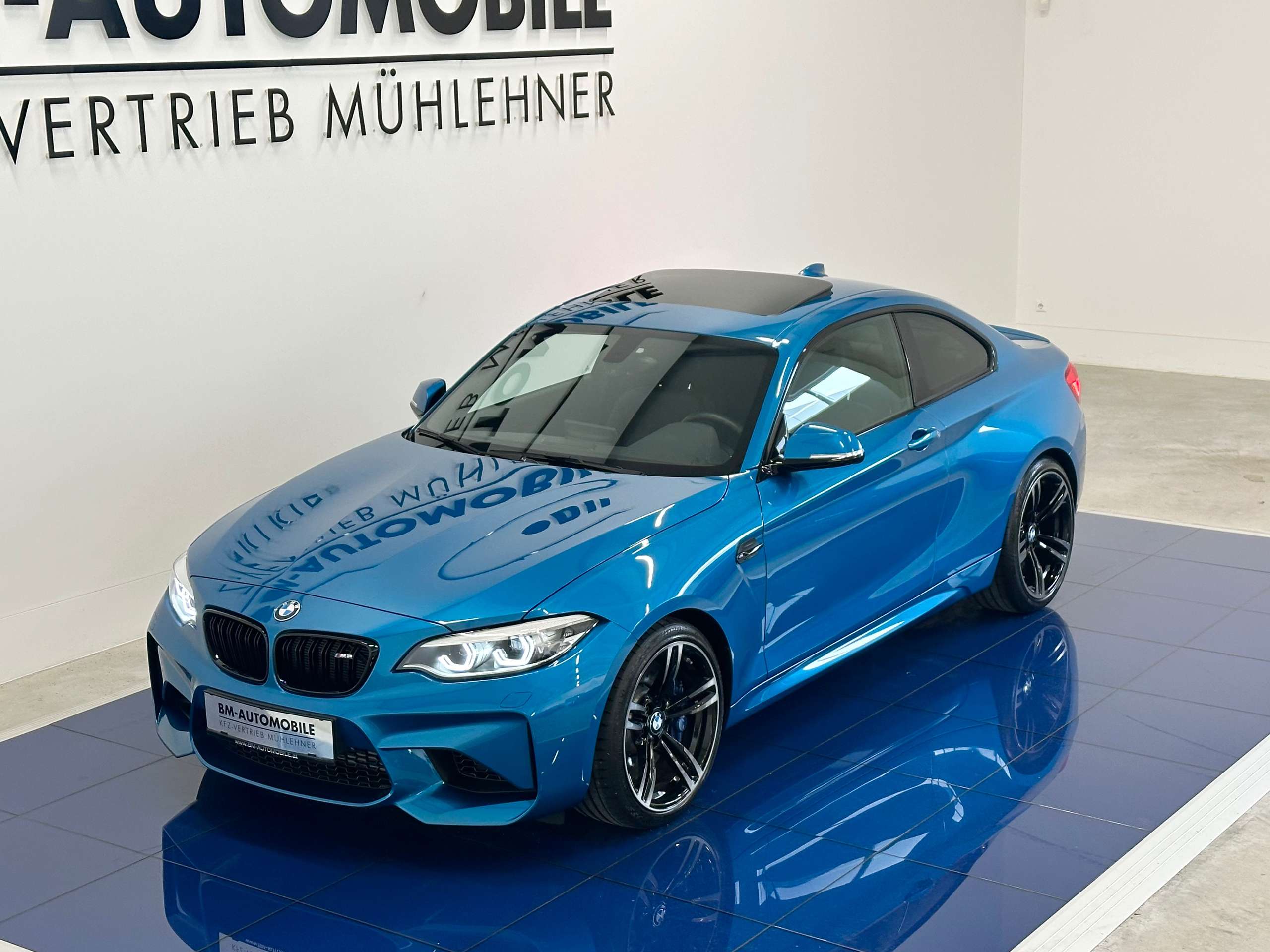 BMW - M2