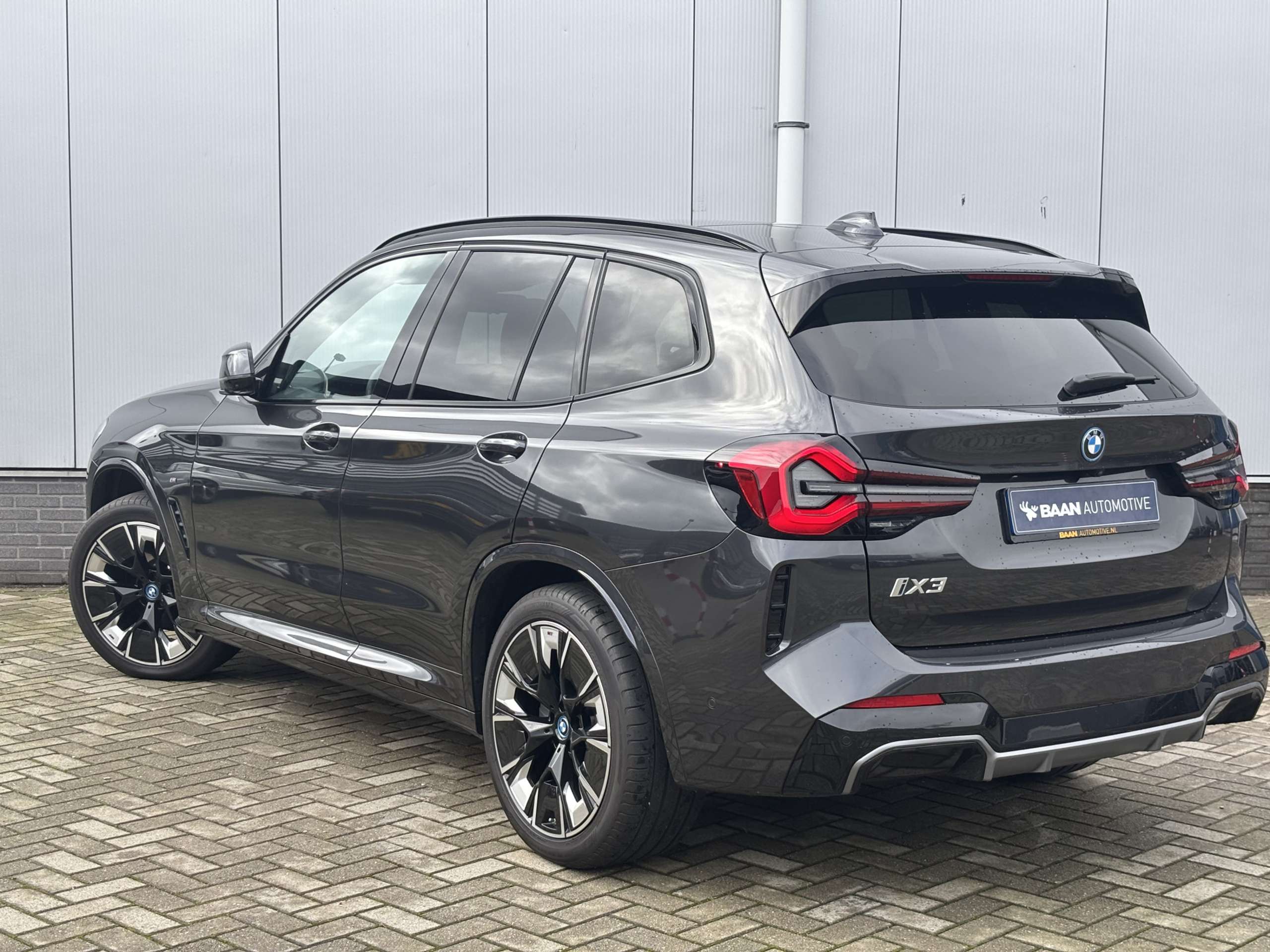 BMW - iX3