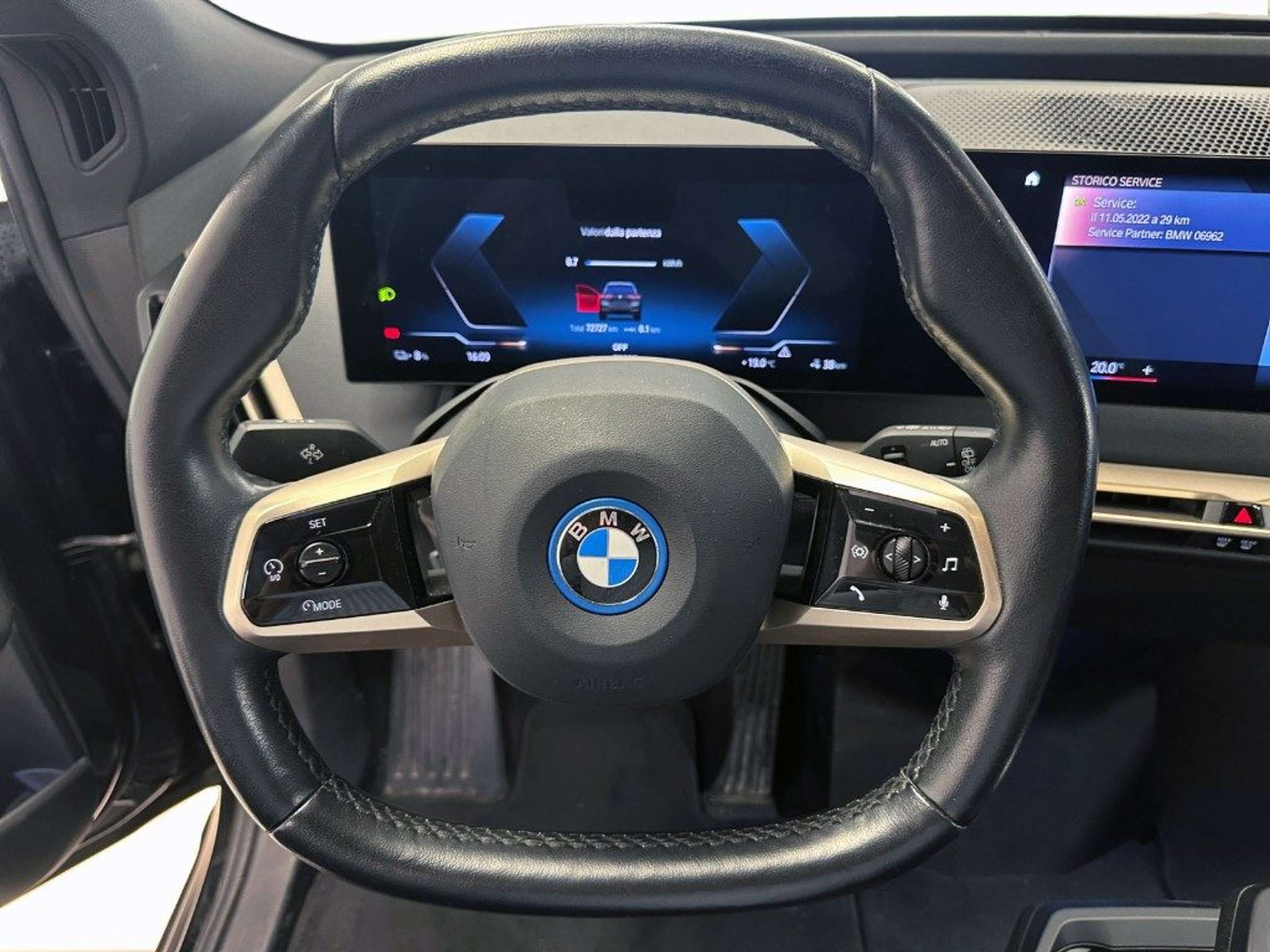 BMW - iX