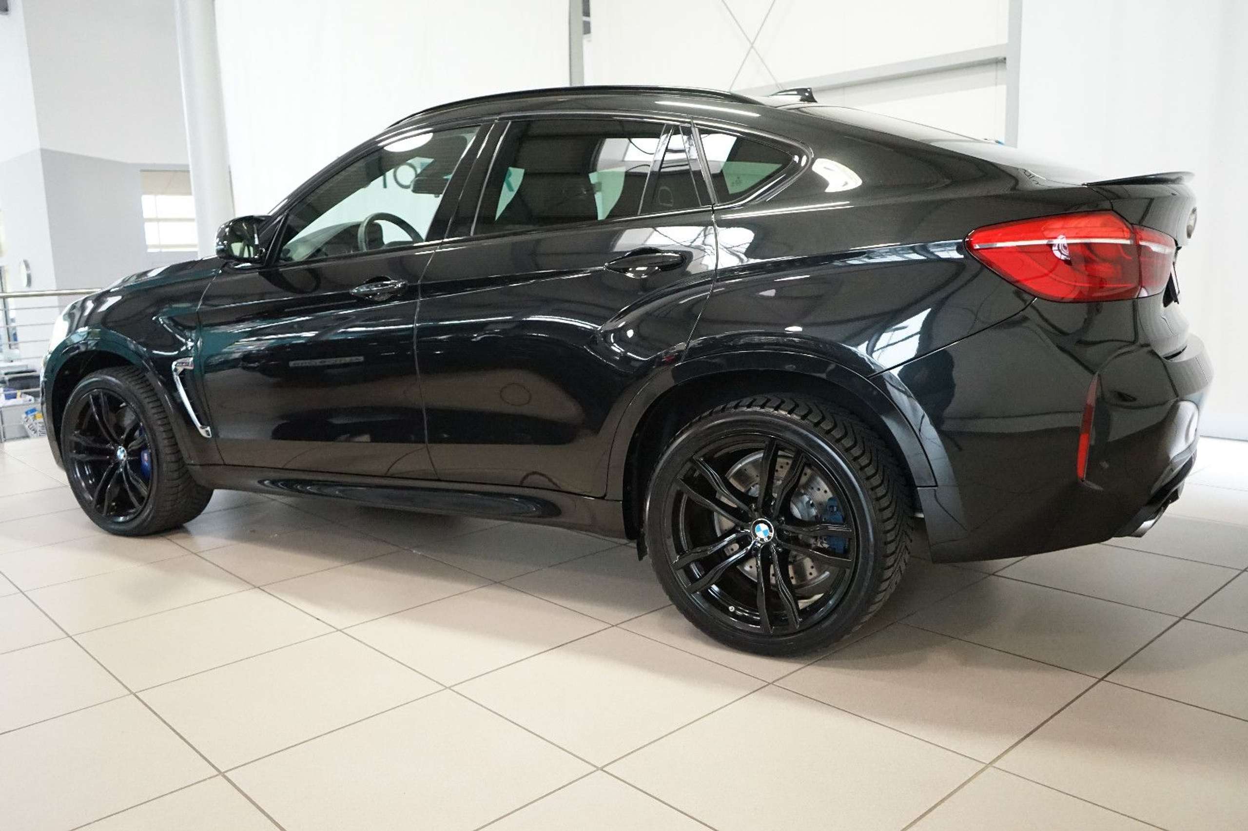 BMW - X6 M