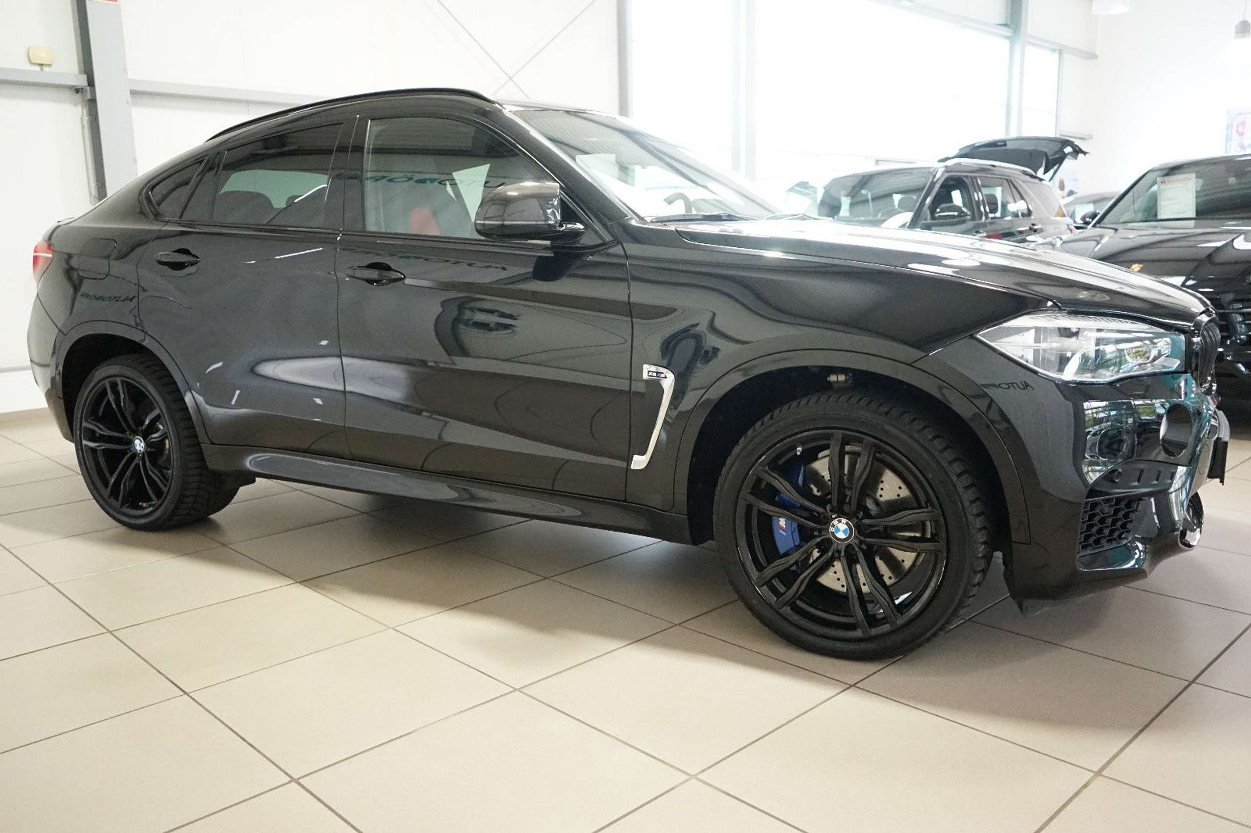 BMW - X6 M