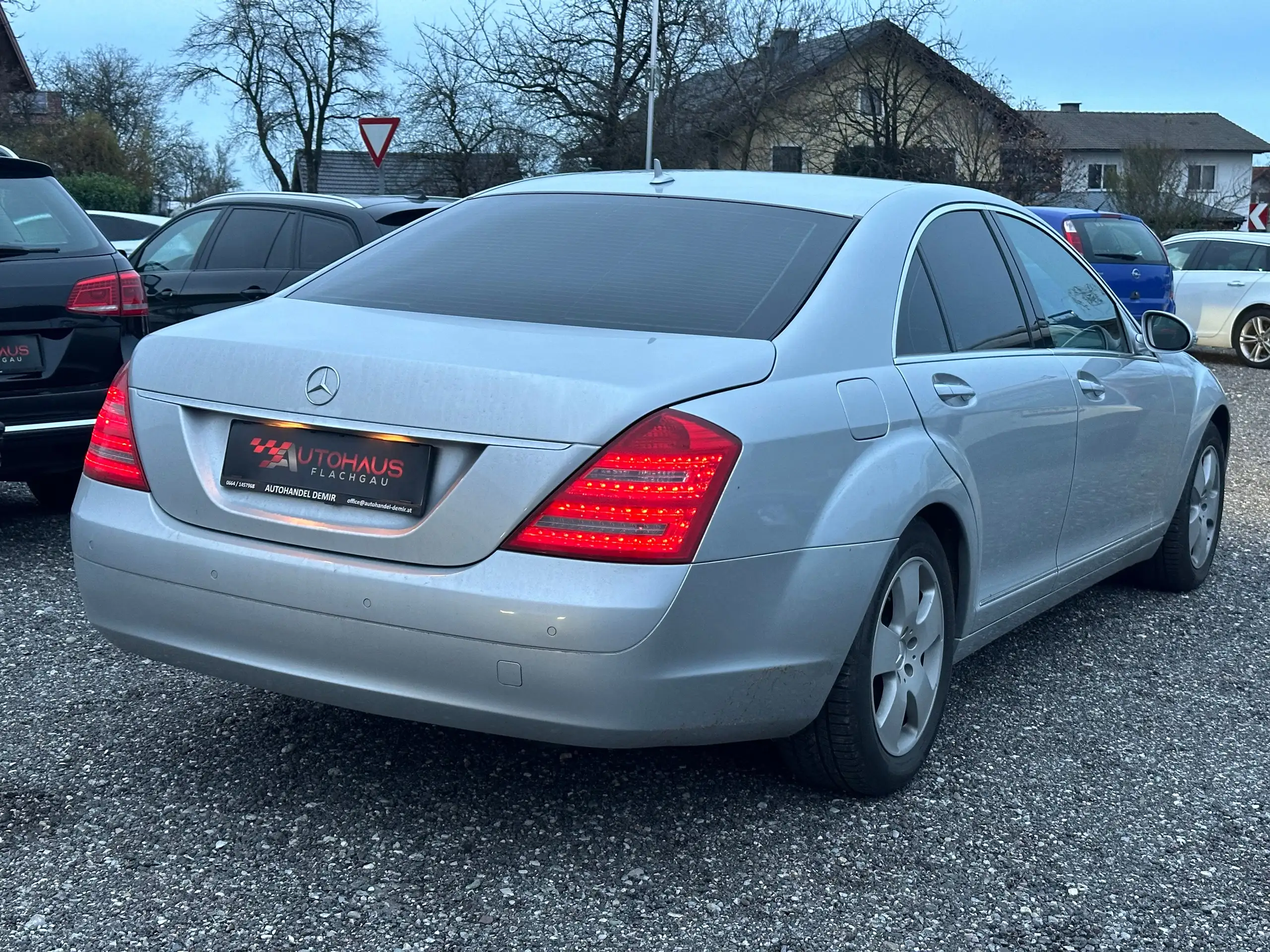 Mercedes-Benz - S 320