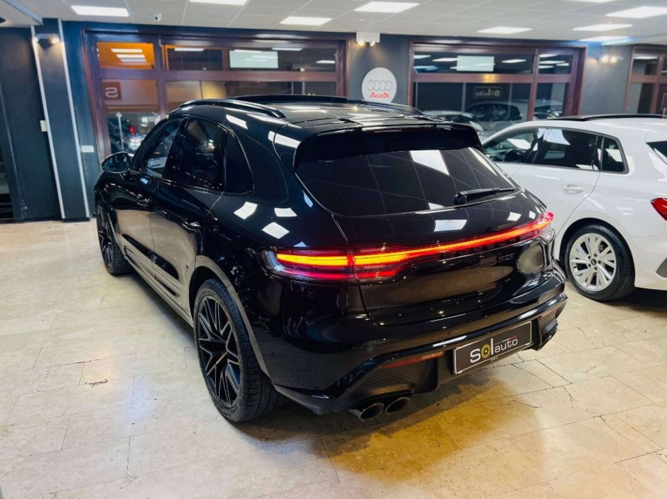 Porsche - Macan