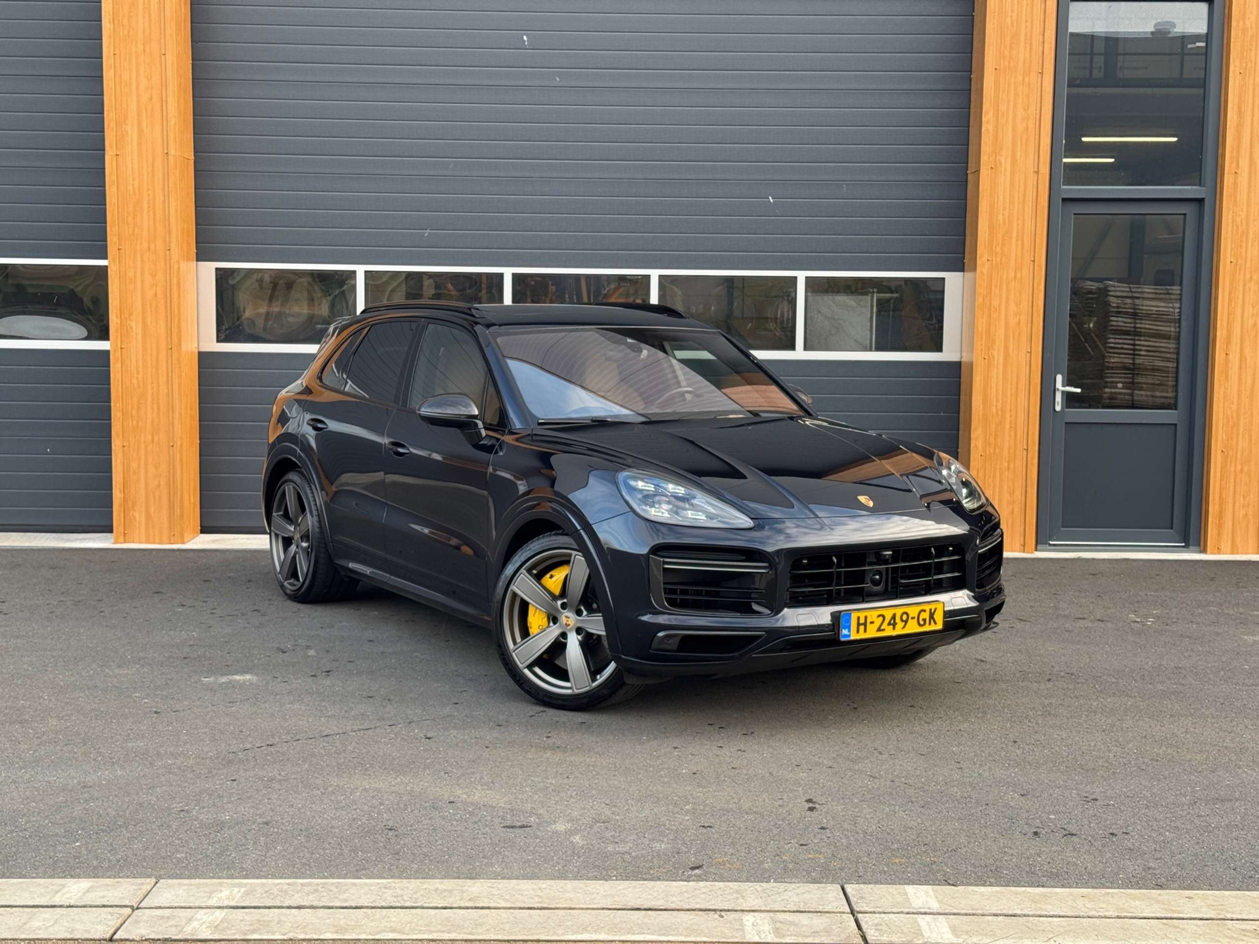 Porsche - Cayenne