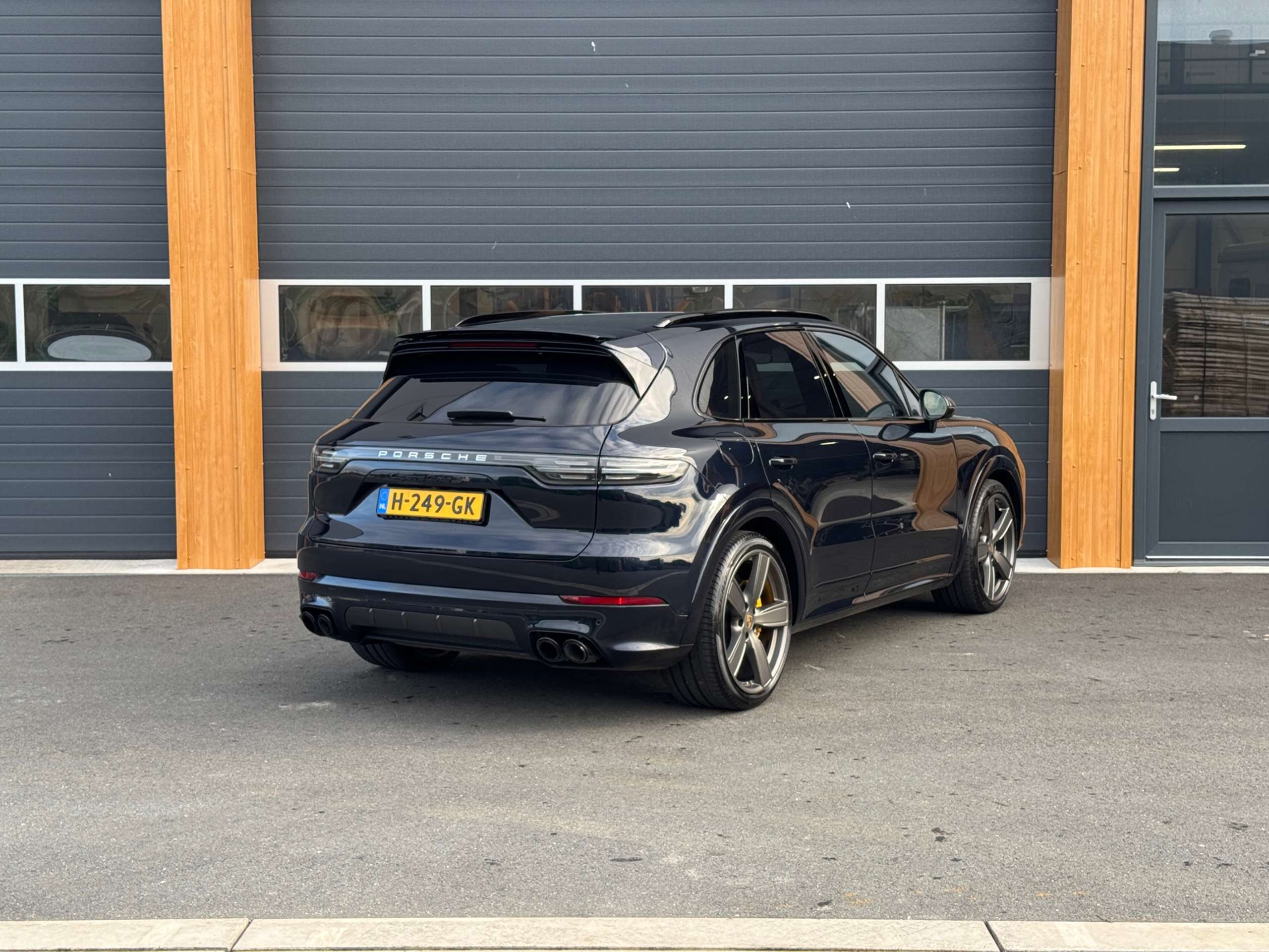 Porsche - Cayenne