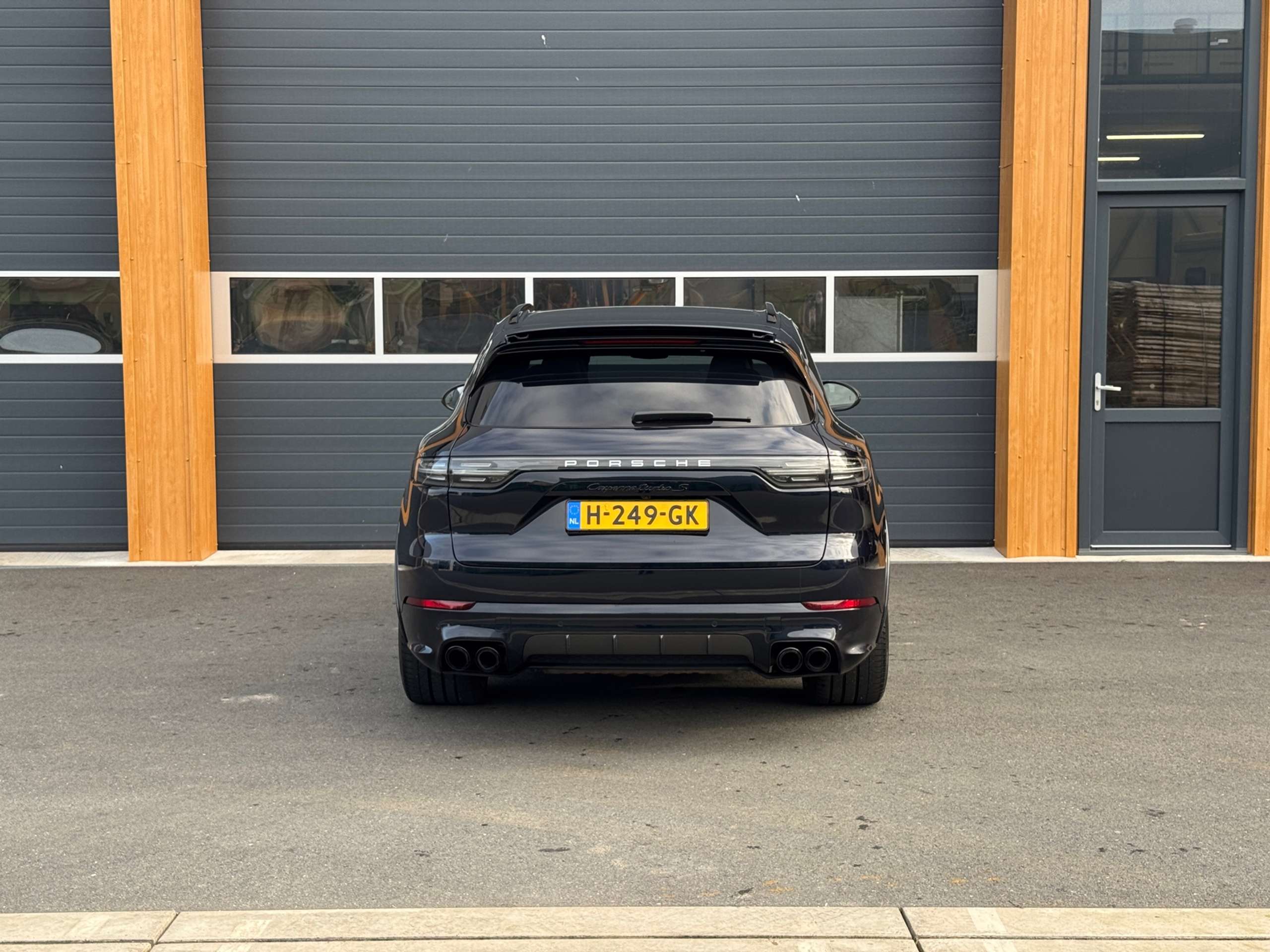 Porsche - Cayenne