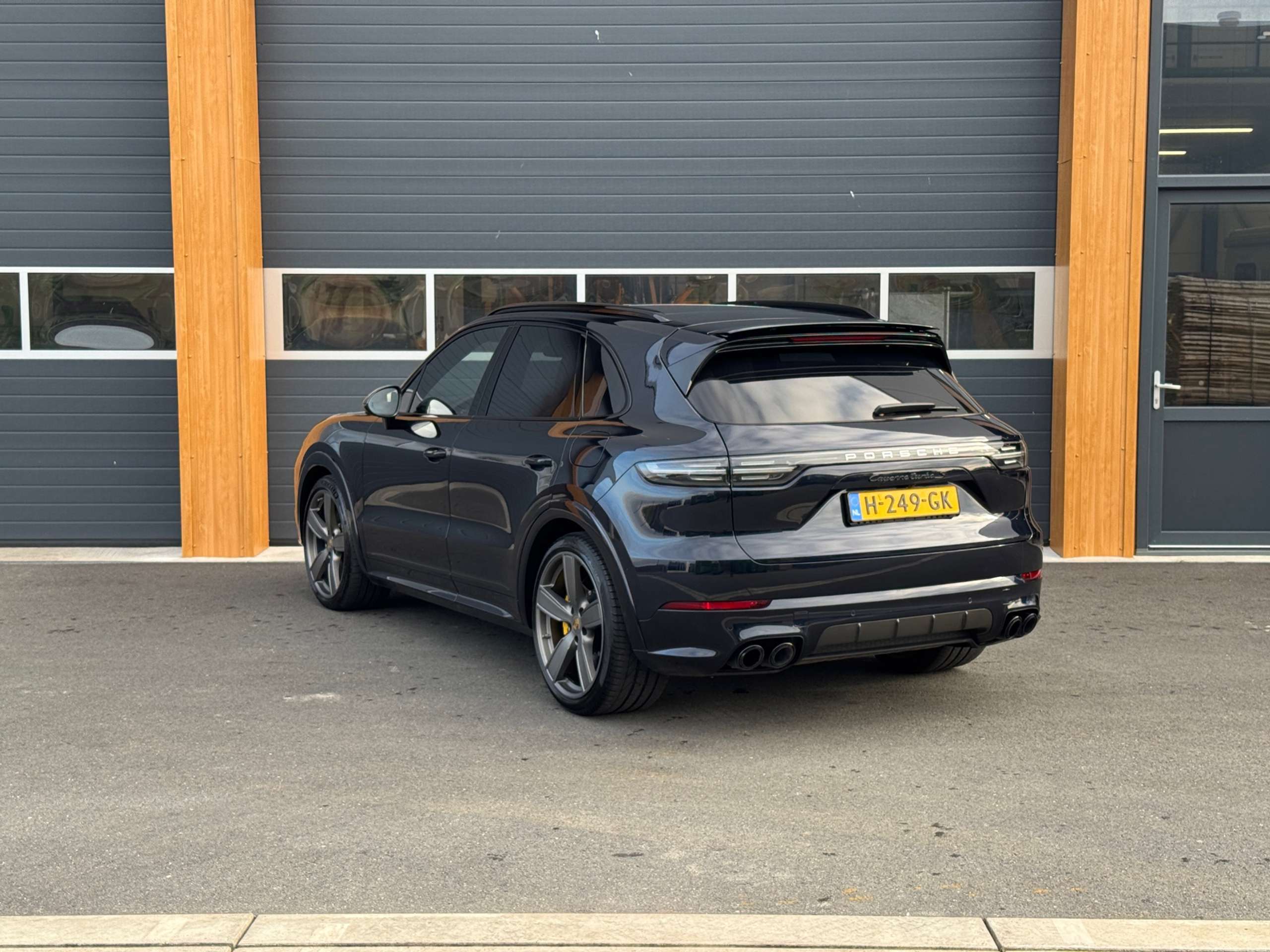 Porsche - Cayenne