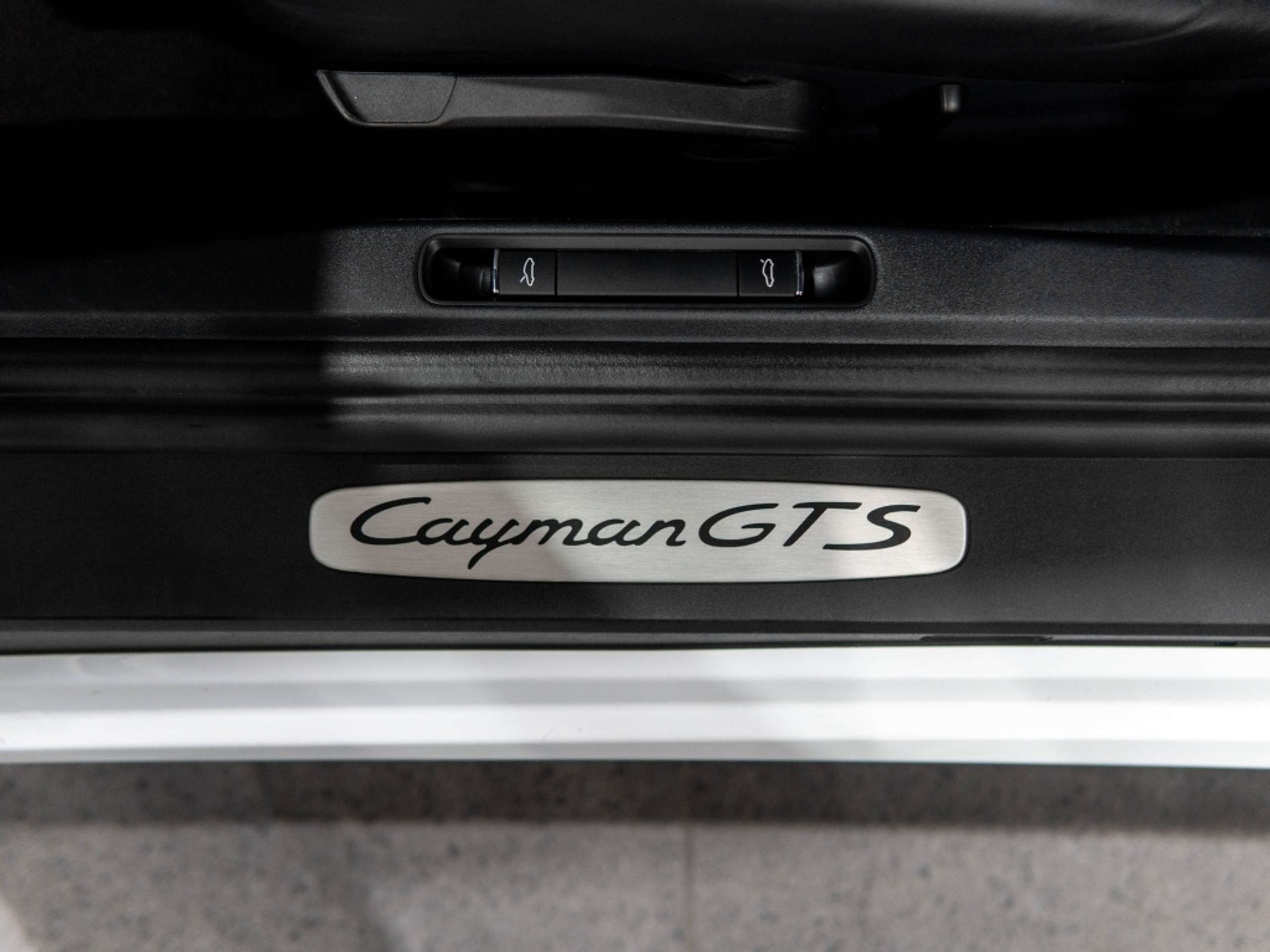 Porsche - Cayman