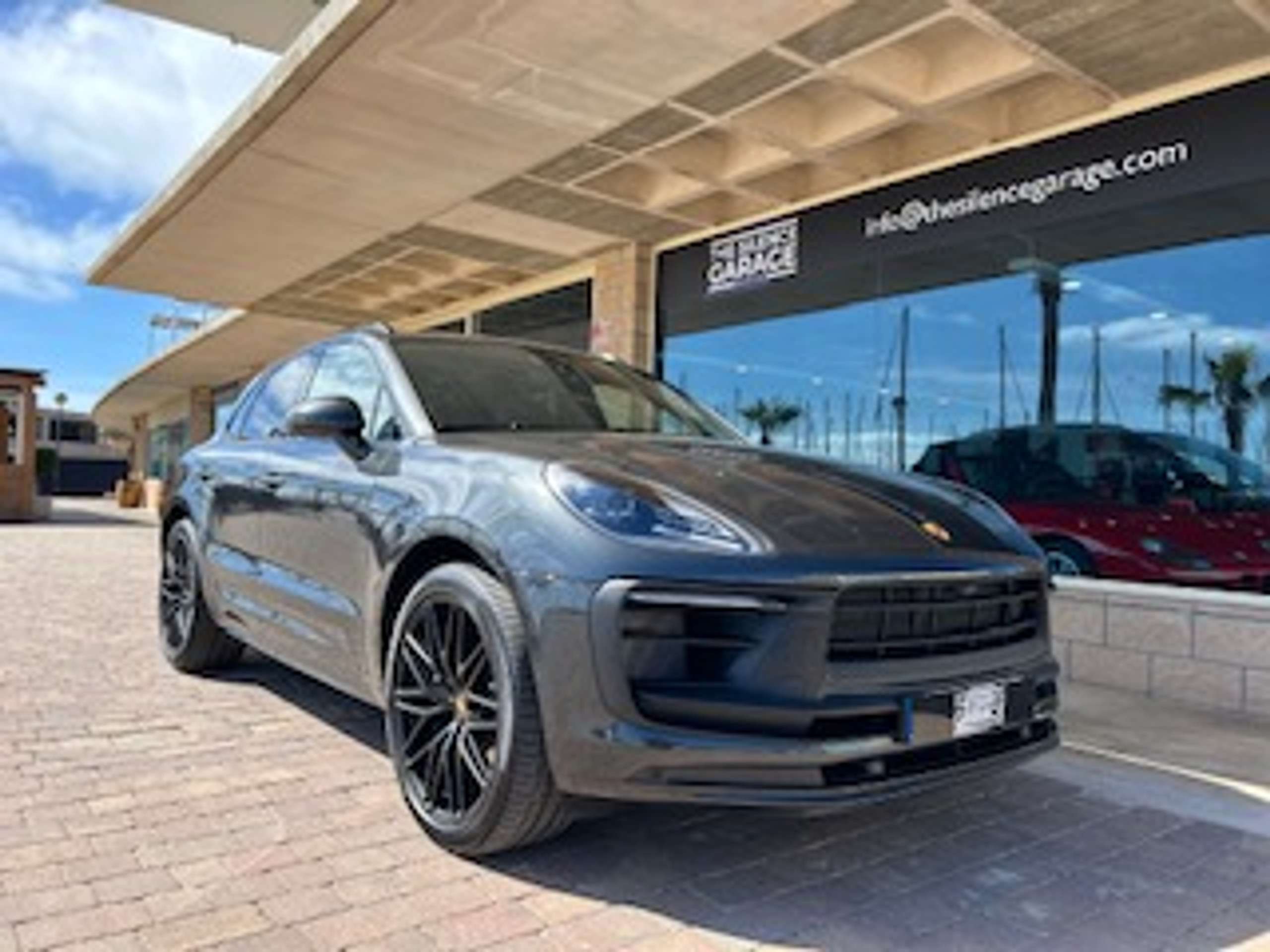 Porsche - Macan