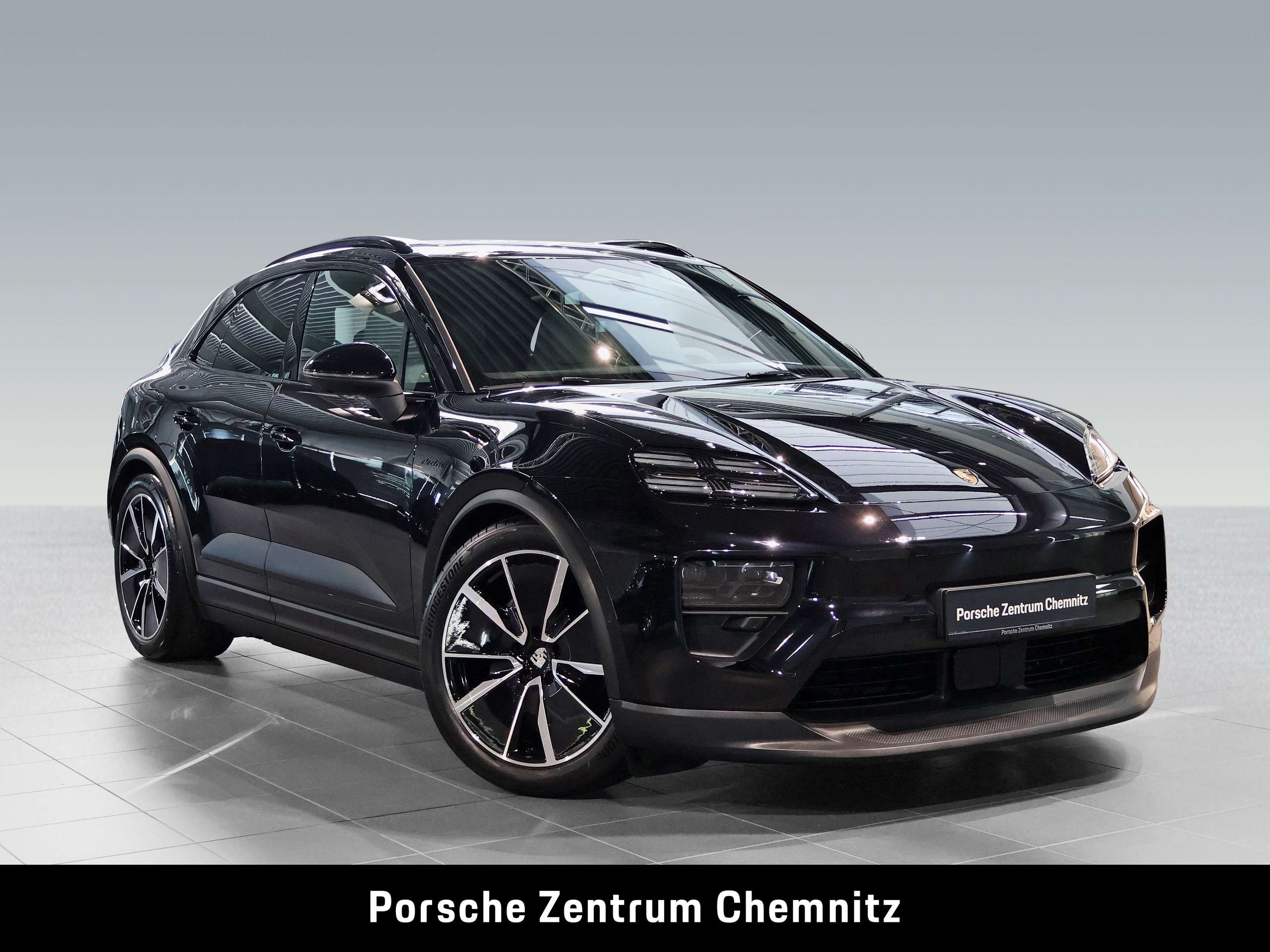 Porsche - Macan