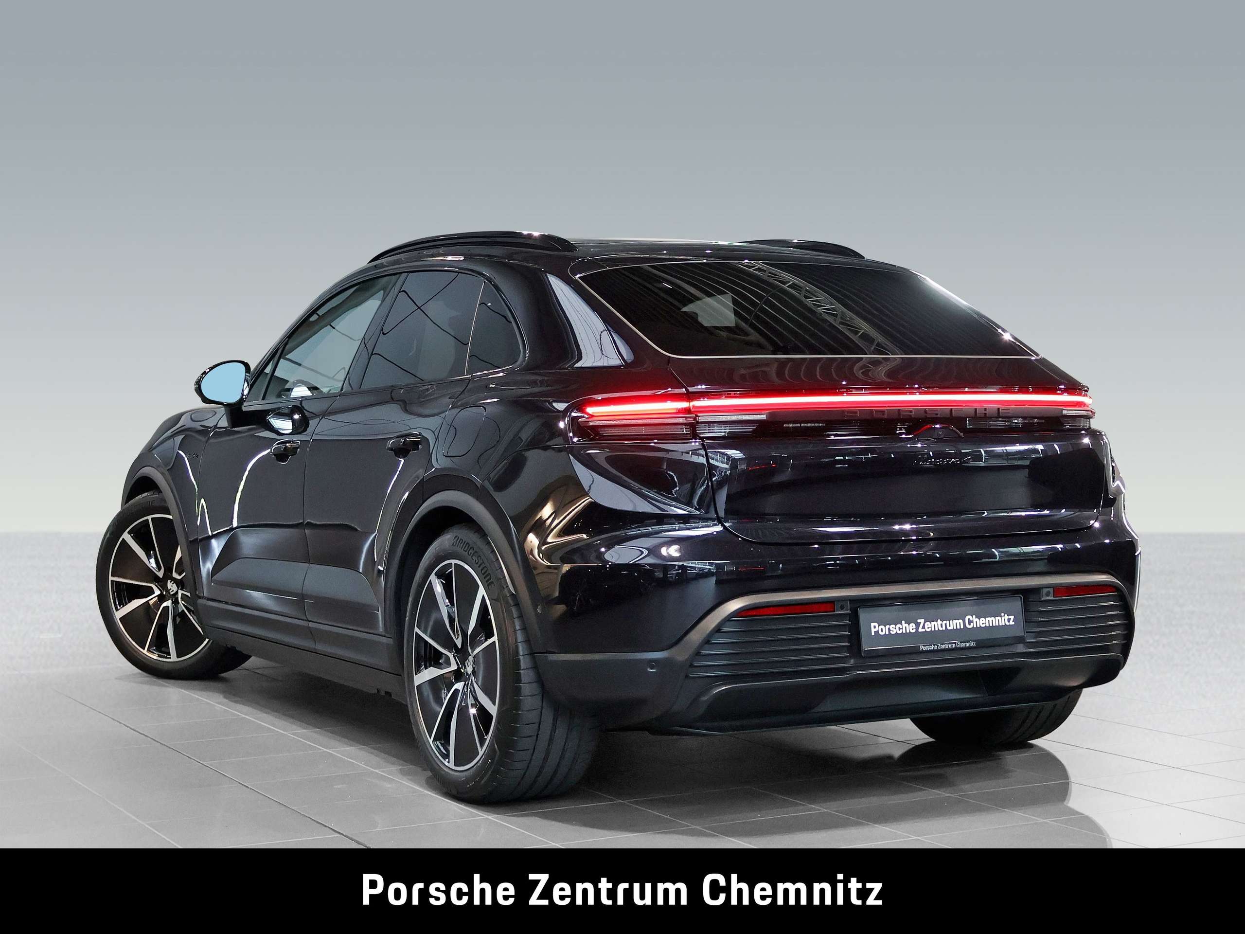 Porsche - Macan