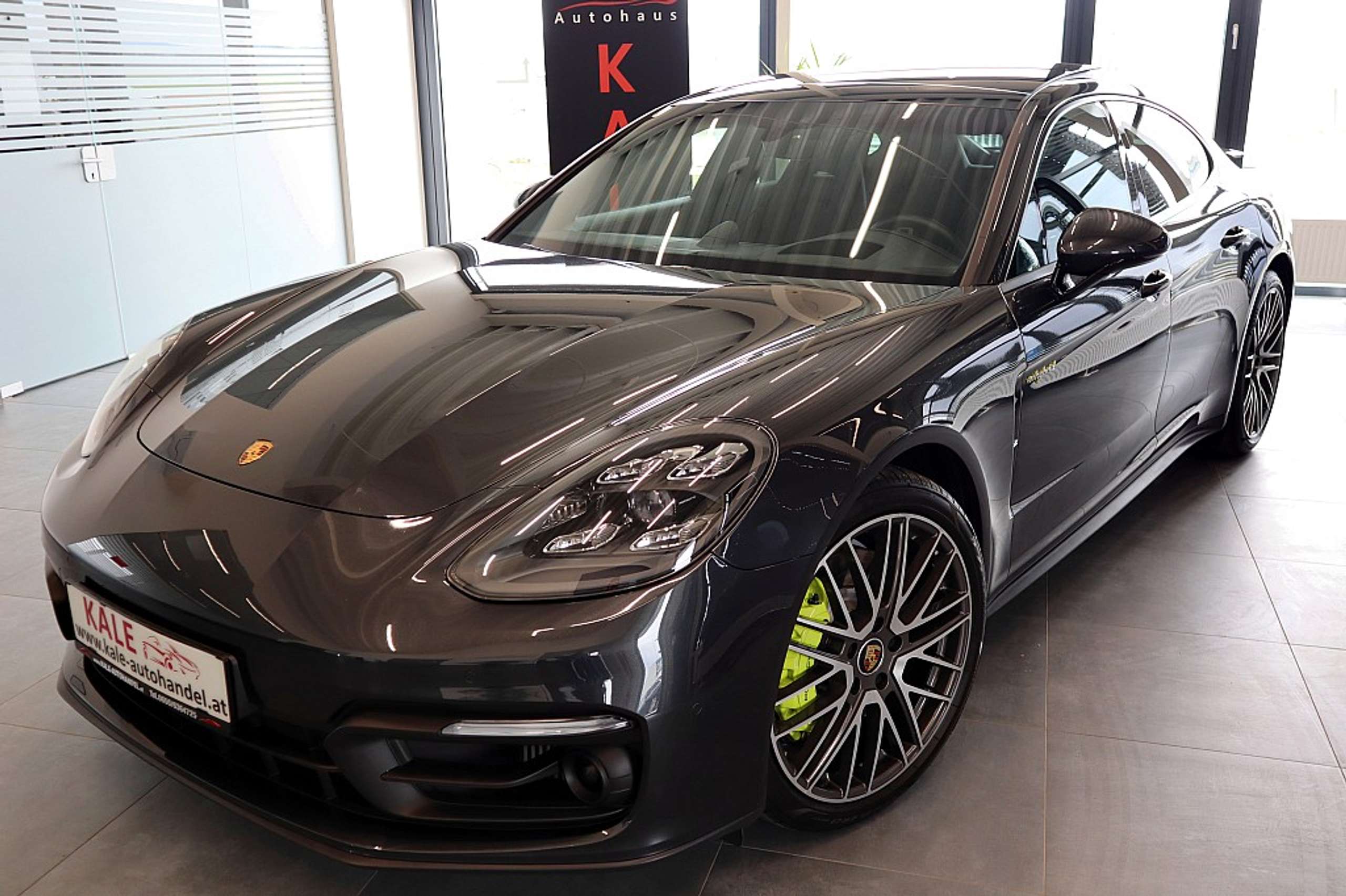 Porsche - Panamera