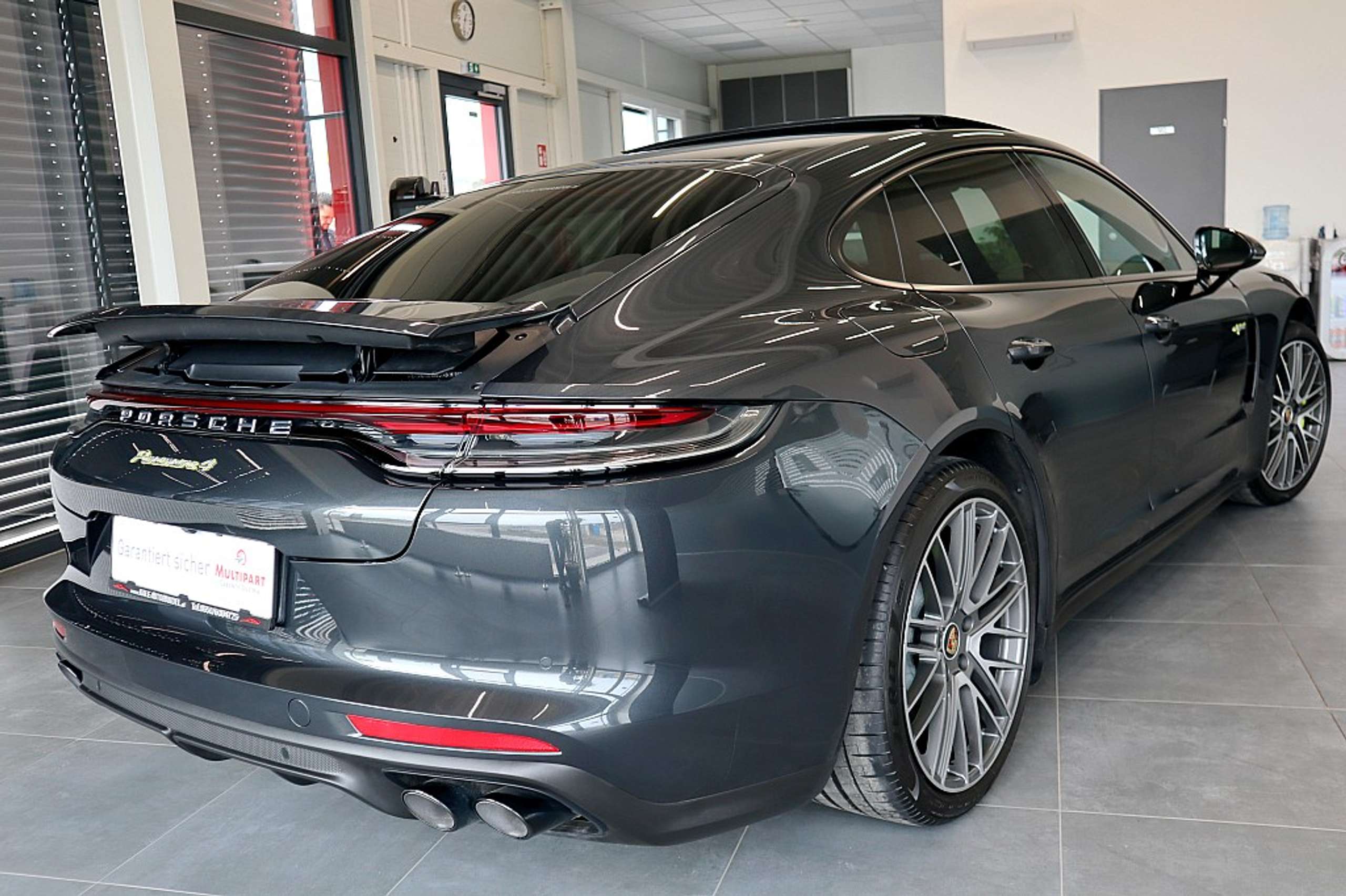 Porsche - Panamera