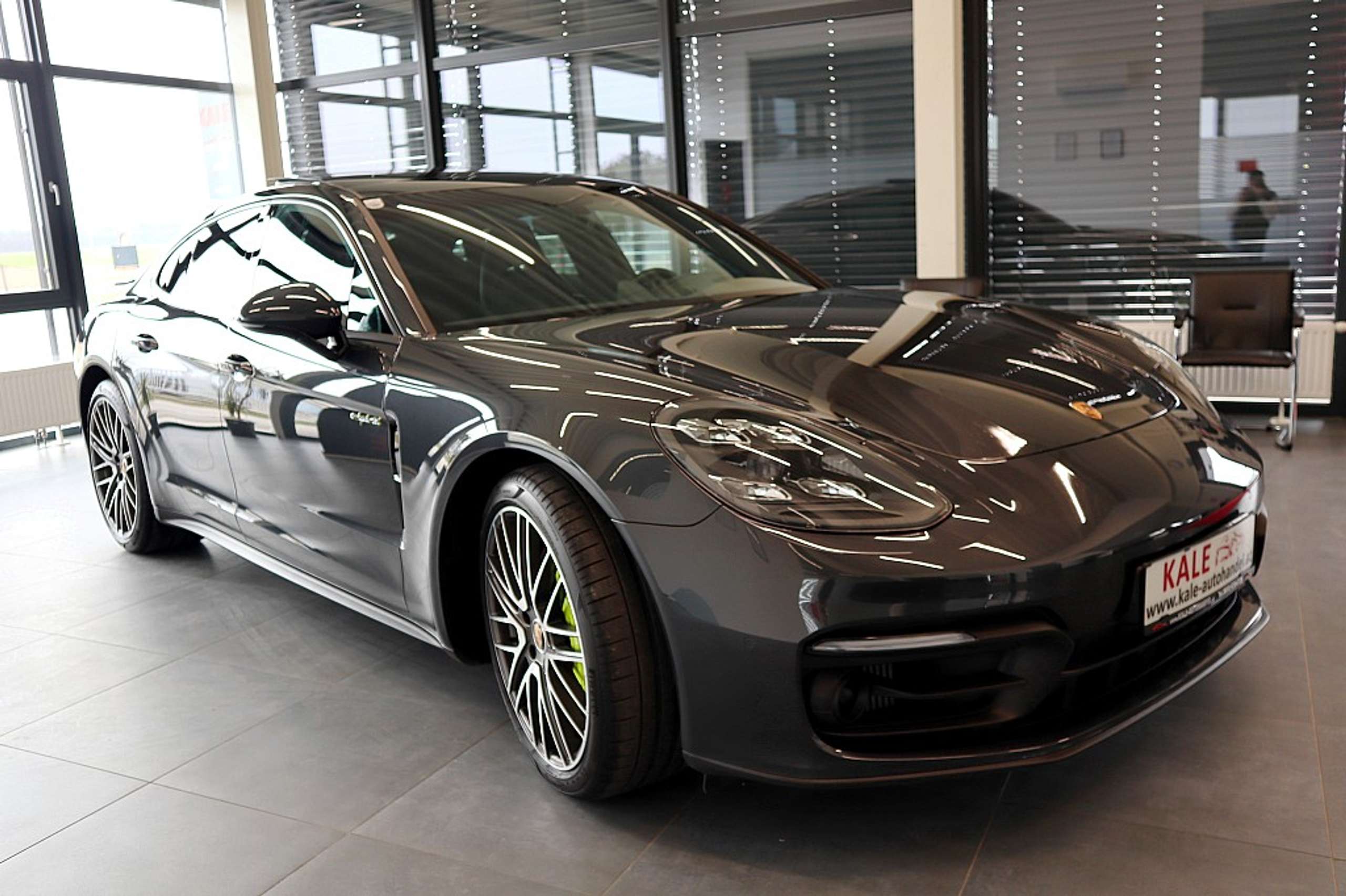 Porsche - Panamera