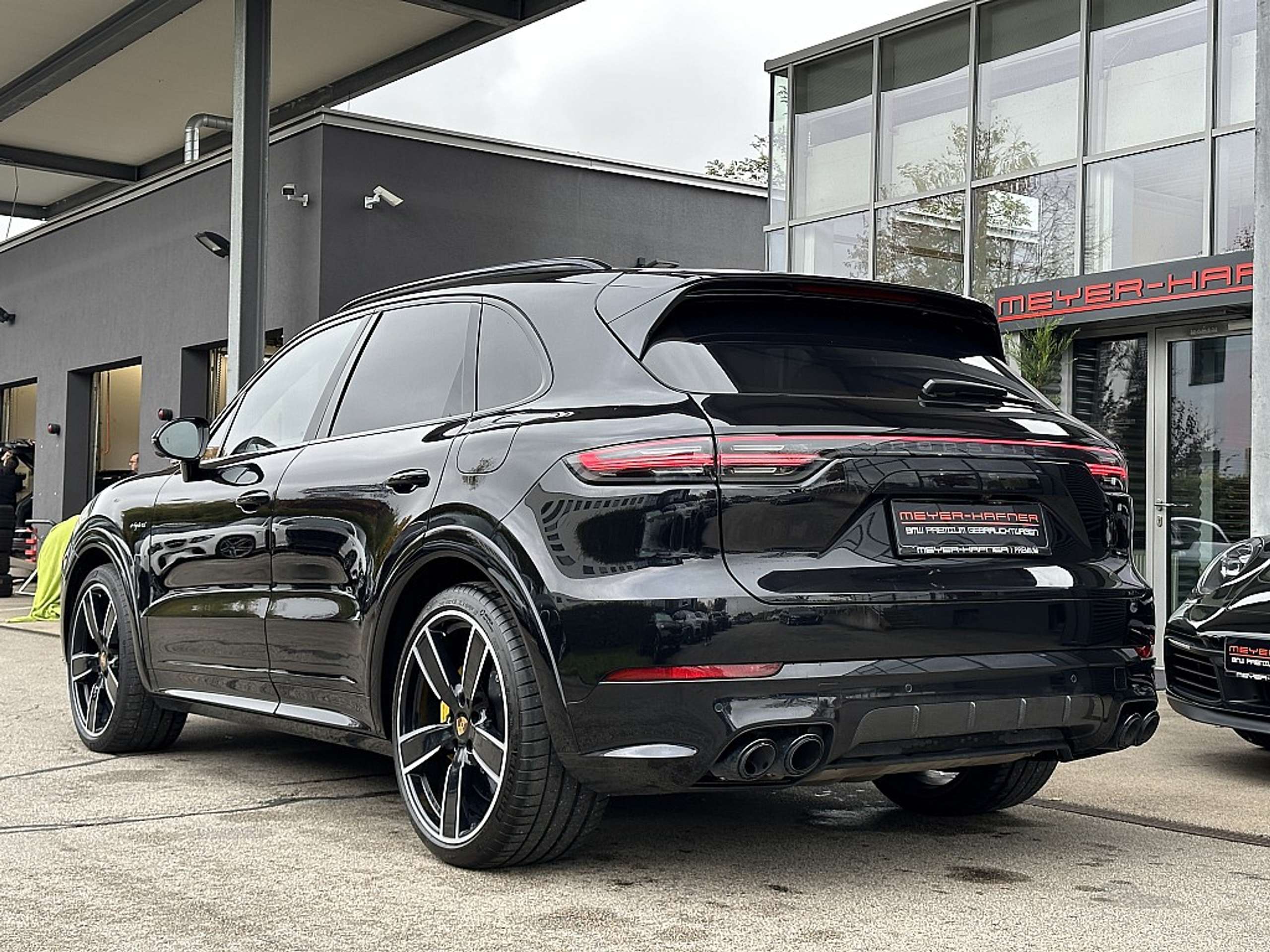 Porsche - Cayenne