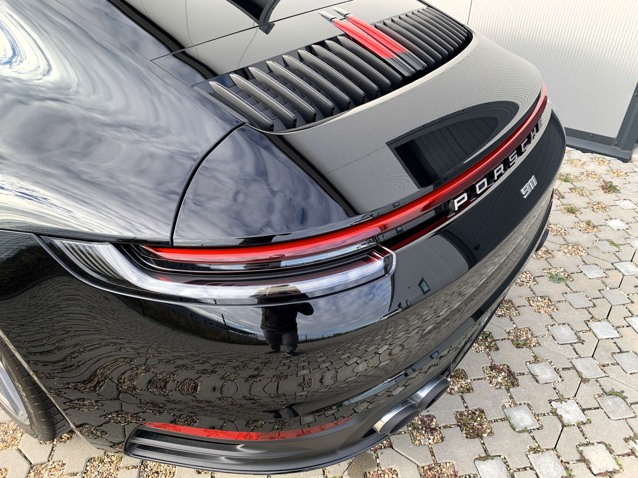 Porsche - 911