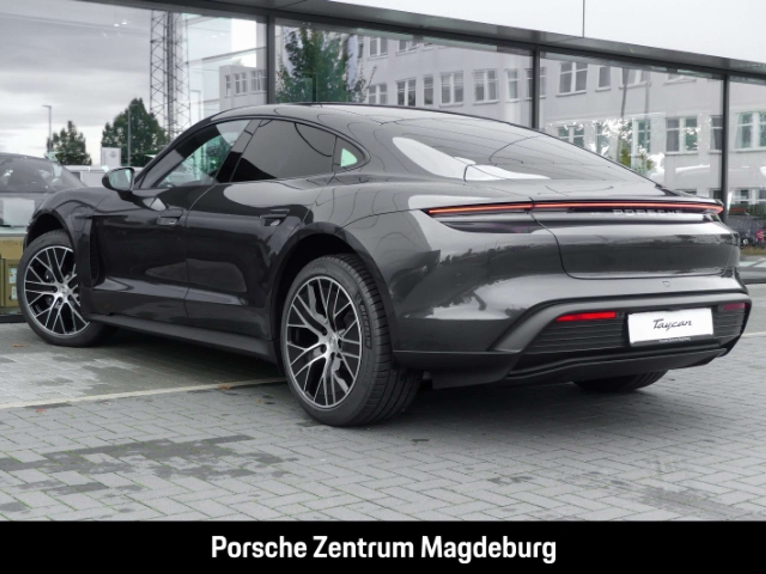 Porsche - Taycan