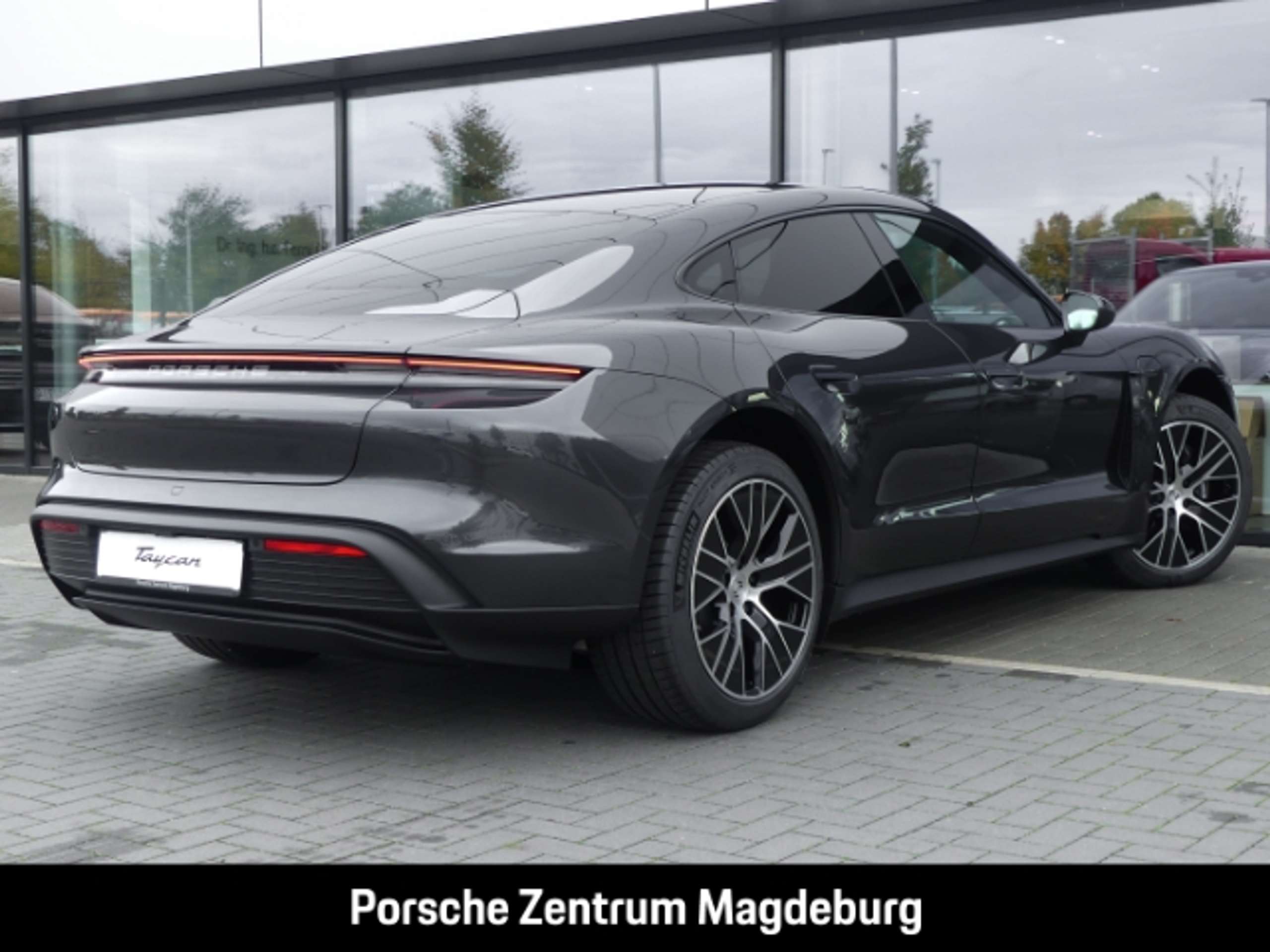 Porsche - Taycan