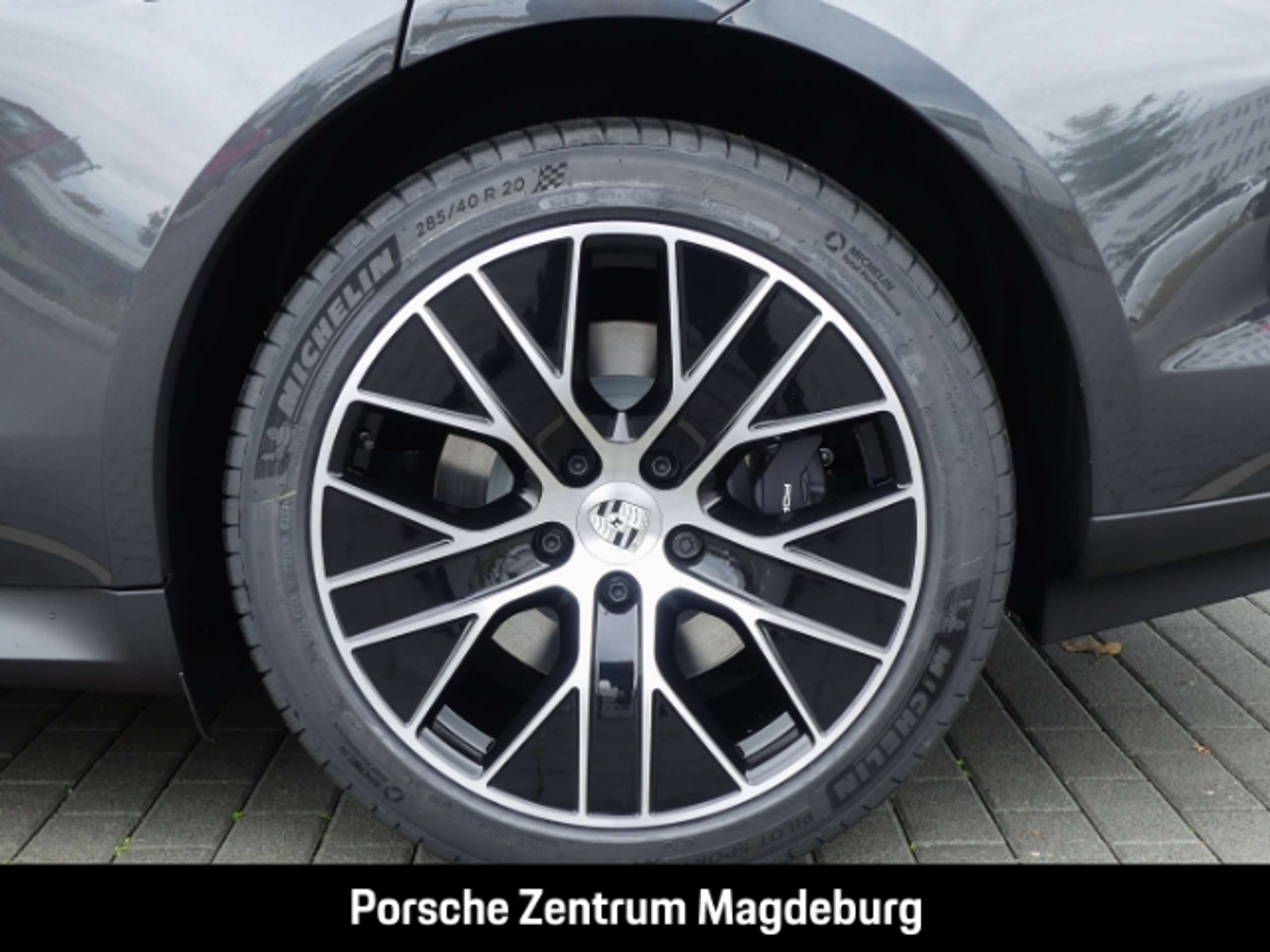 Porsche - Taycan