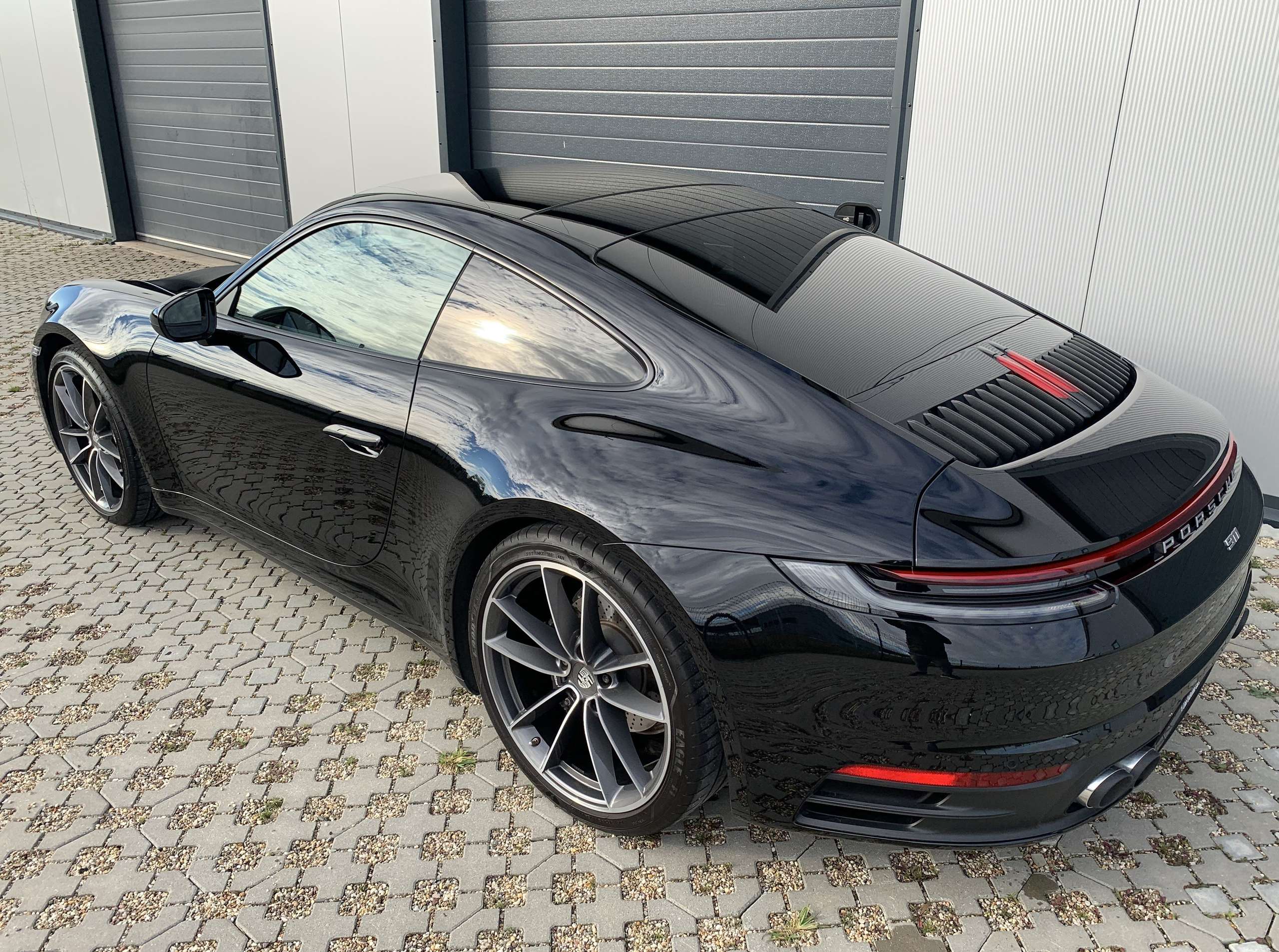 Porsche - 911