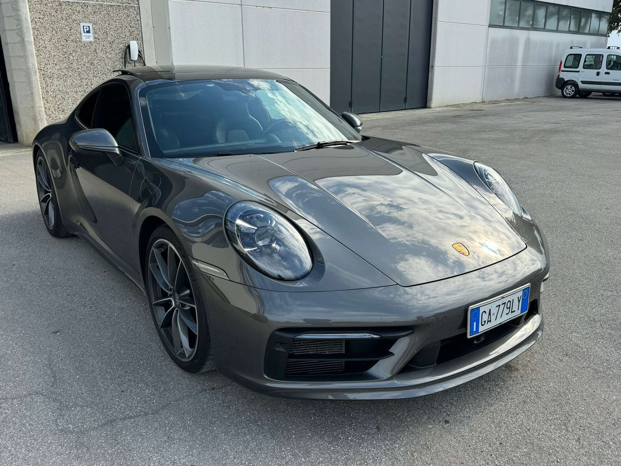 Porsche - 911