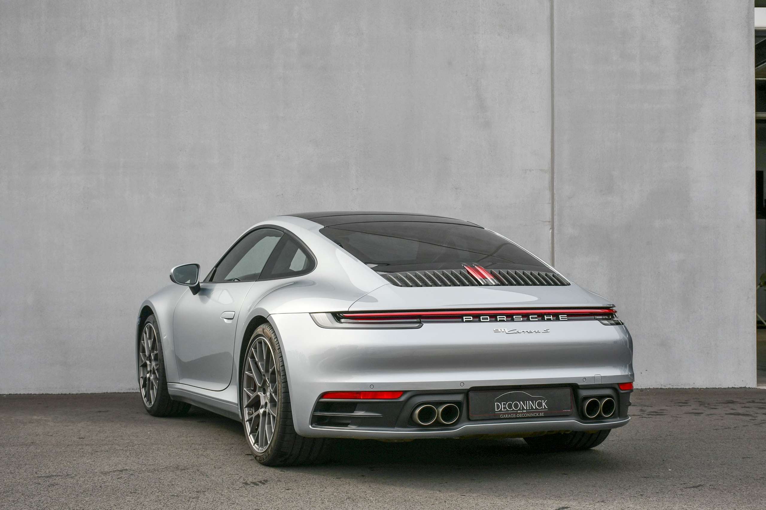 Porsche - 911