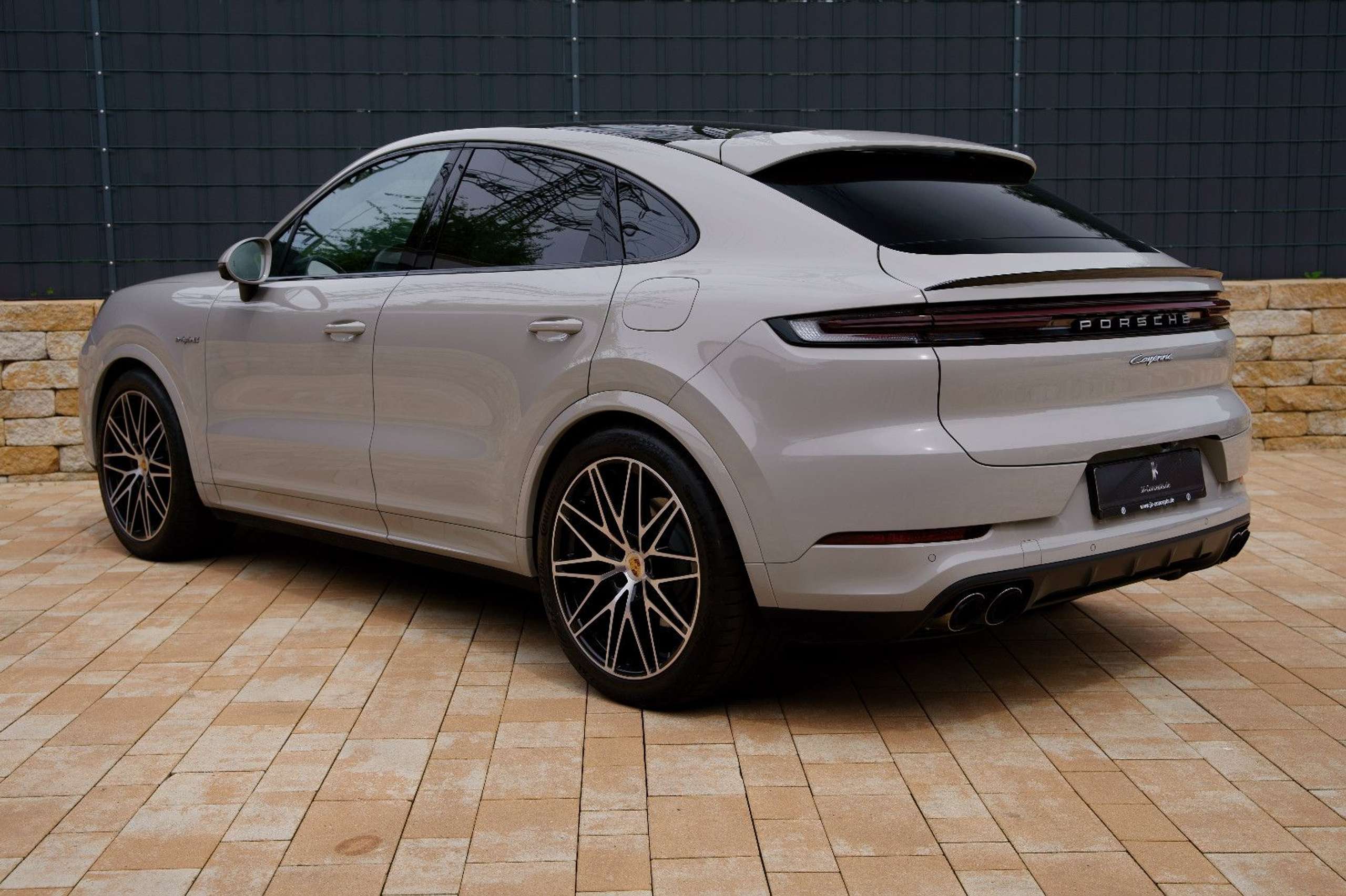 Porsche - Cayenne