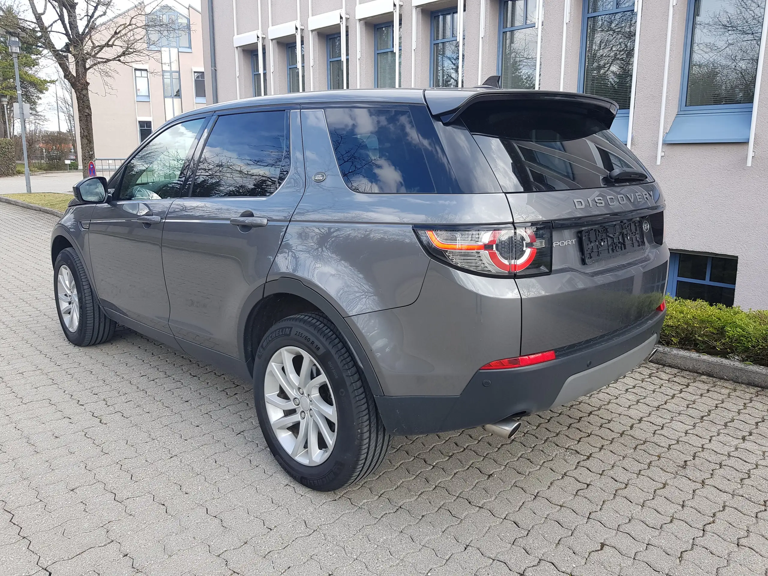 Land Rover - Discovery