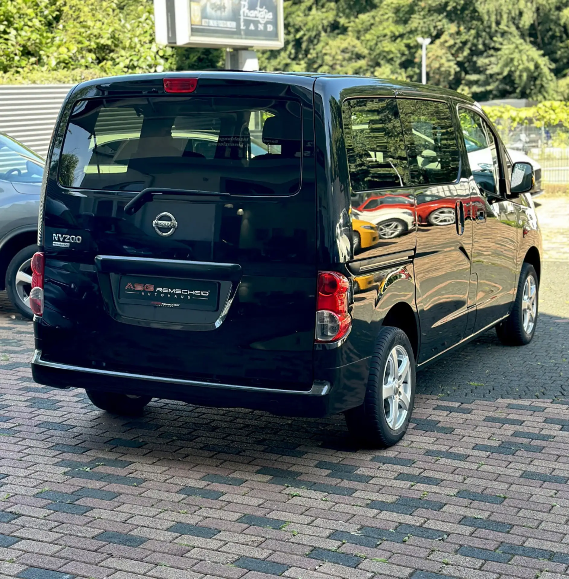 Nissan - NV200