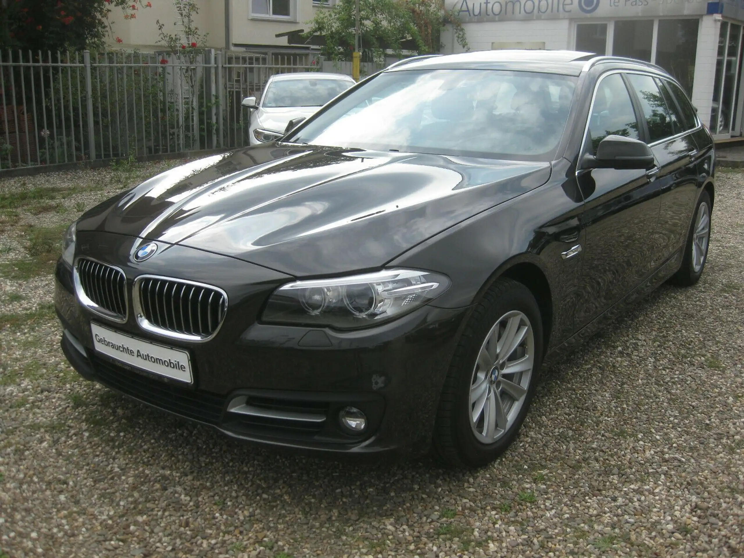 BMW - 525