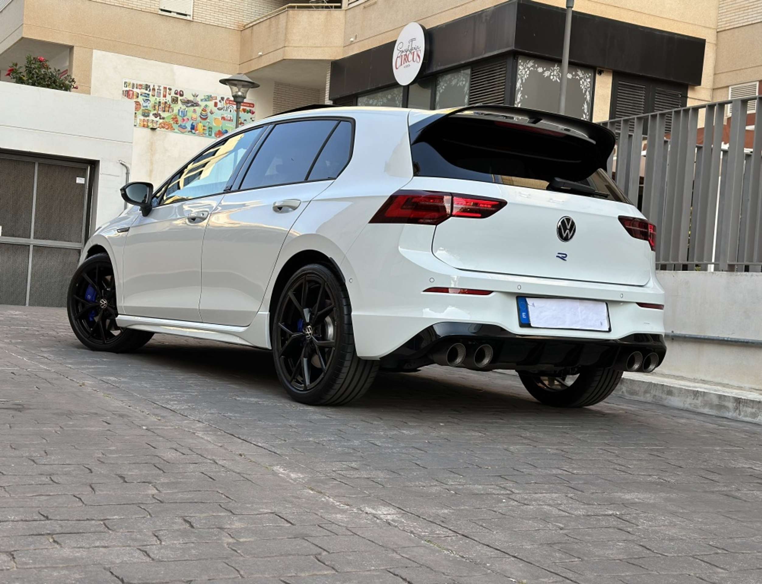 Volkswagen - Golf