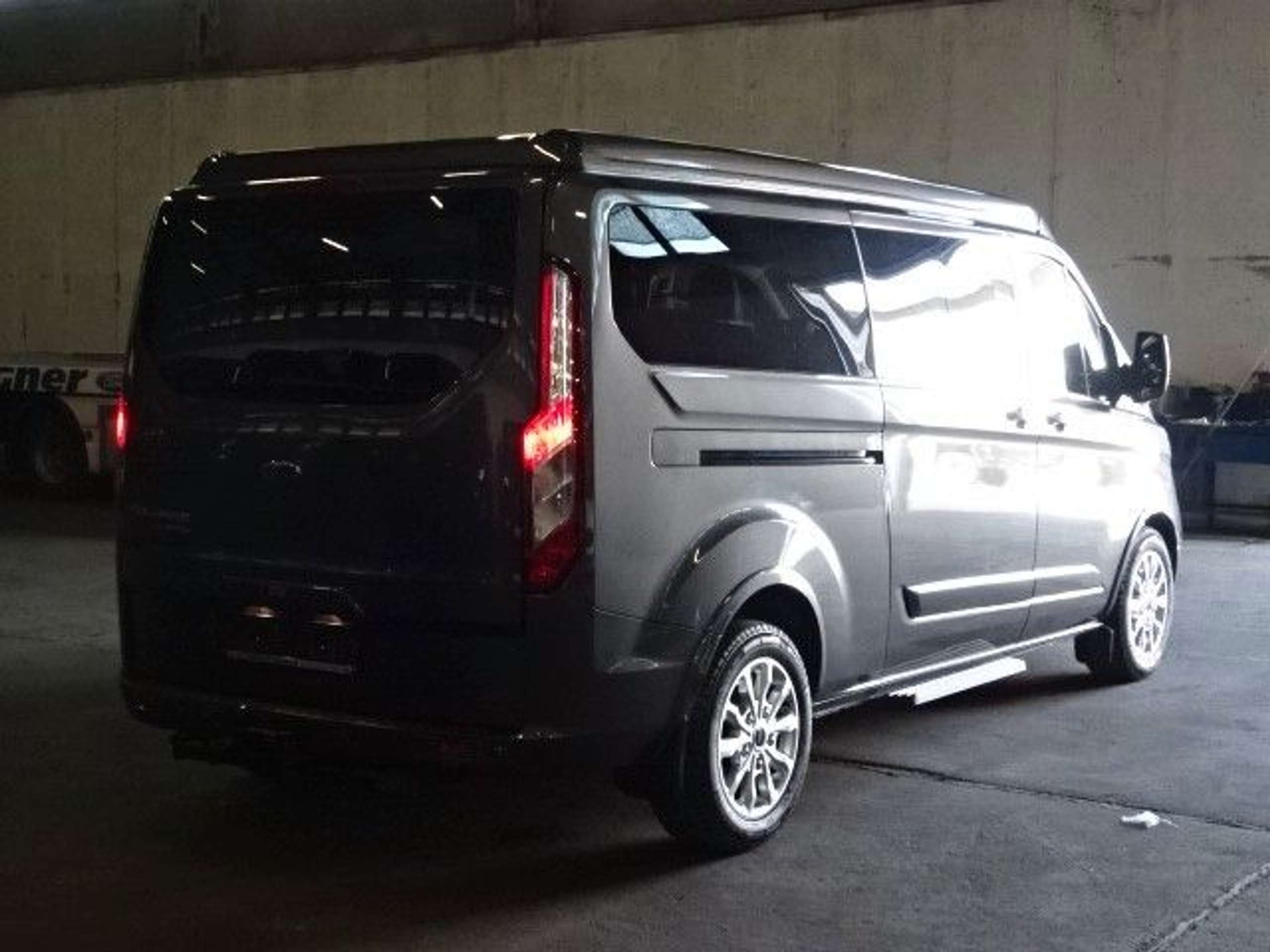 Ford - Tourneo Custom