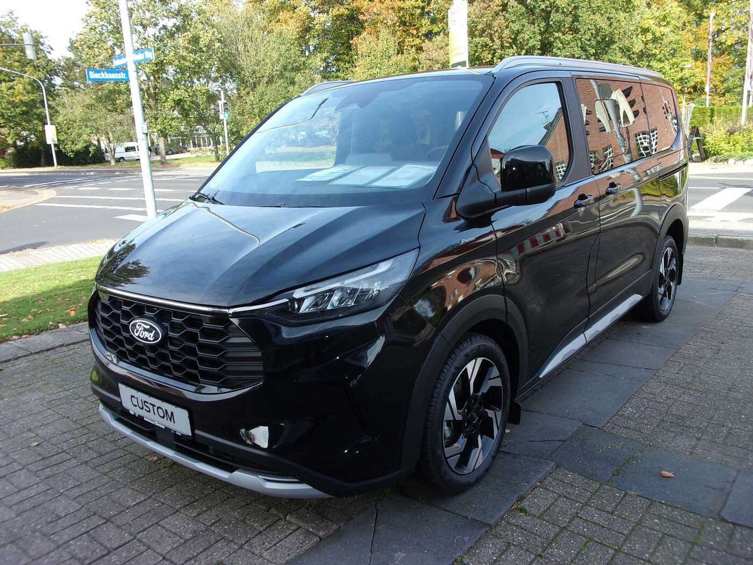 Ford Tourneo Custom 2024